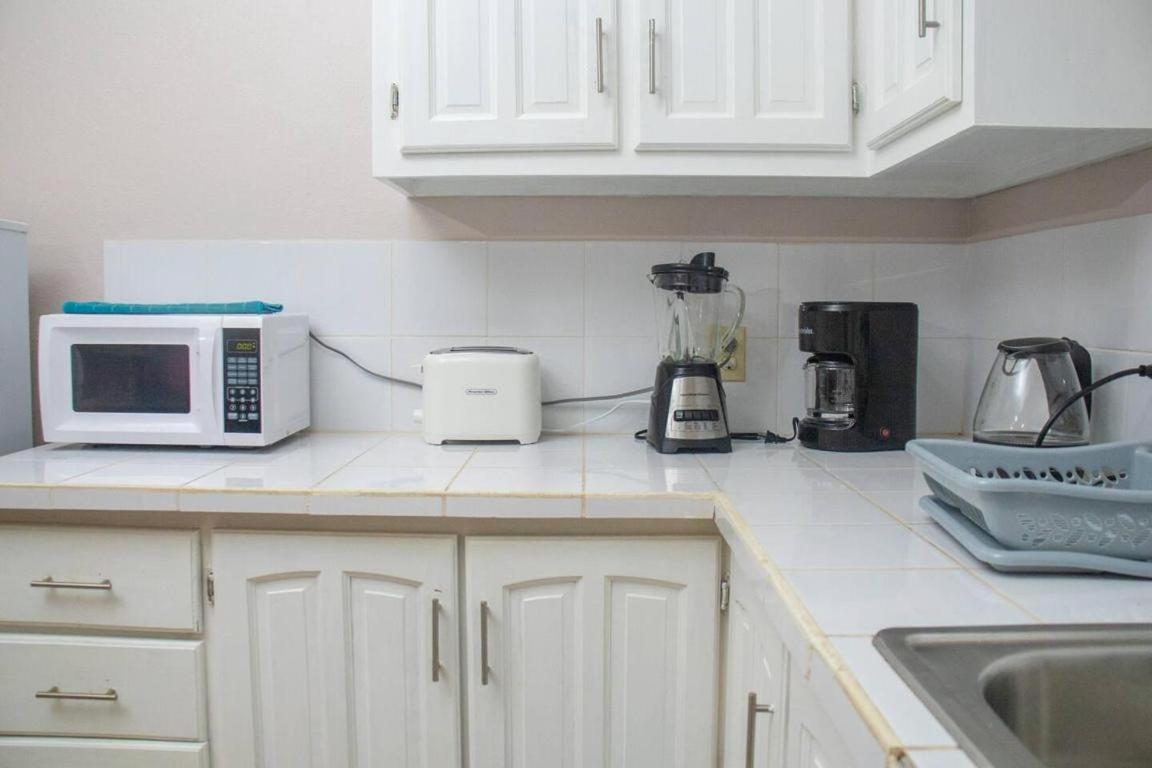 Gorgeous 2-Bed Apt Sleeps 3 in St Johns