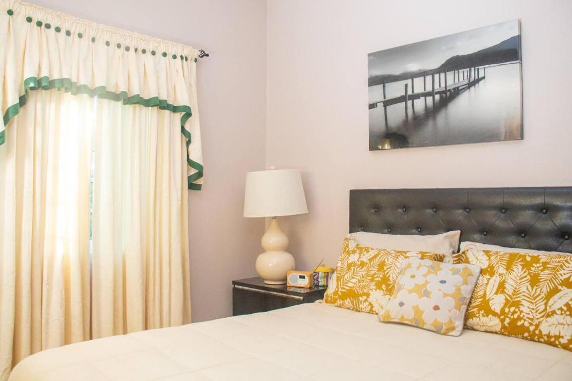 Gorgeous 2-Bed Apt Sleeps 3 in St Johns