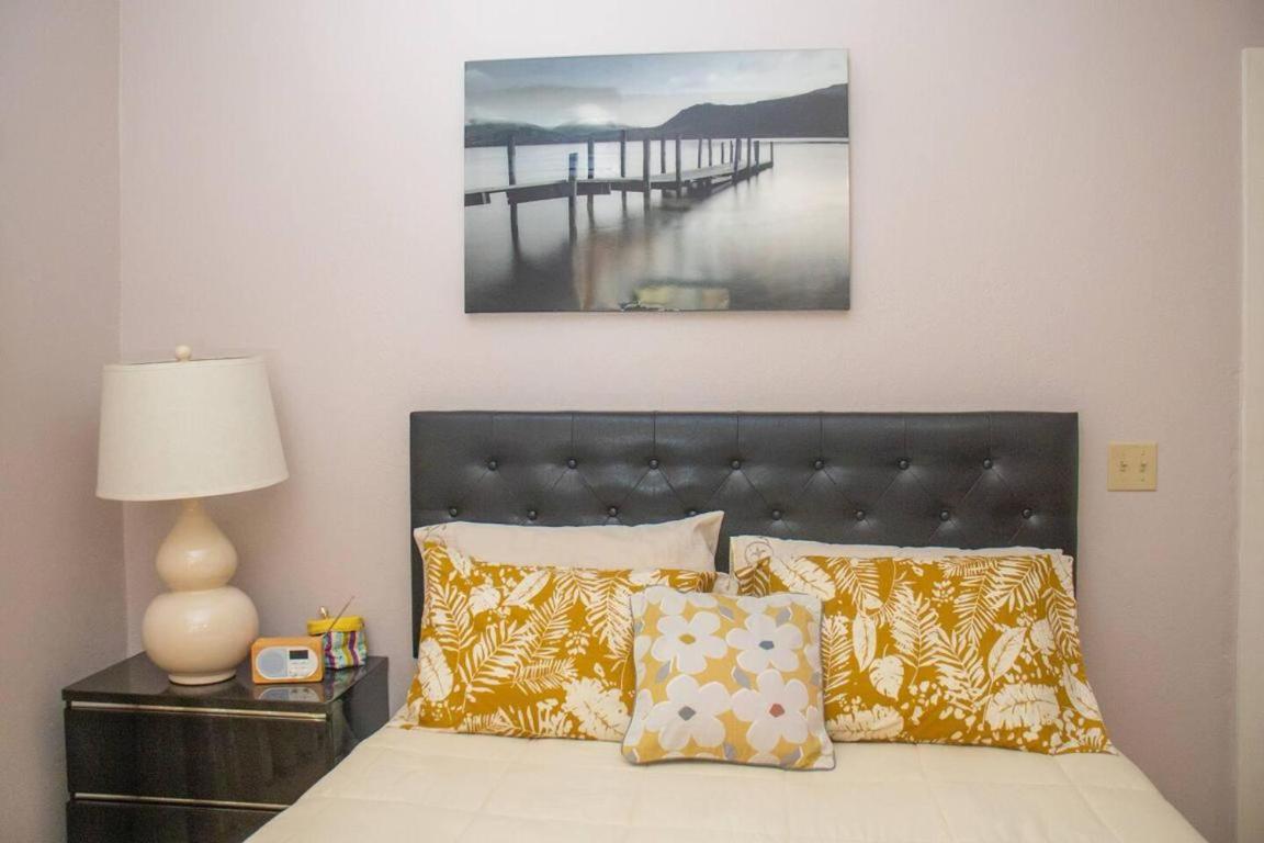 Gorgeous 2-Bed Apt Sleeps 3 in St Johns