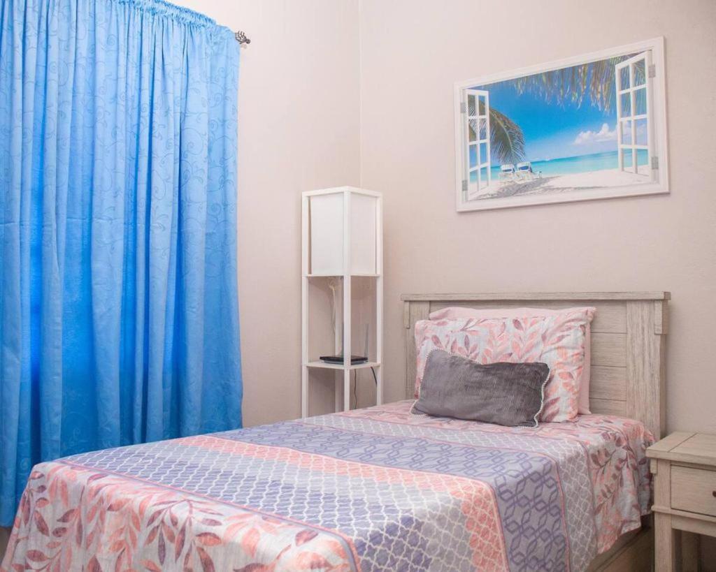 Gorgeous 2-Bed Apt Sleeps 3 in St Johns