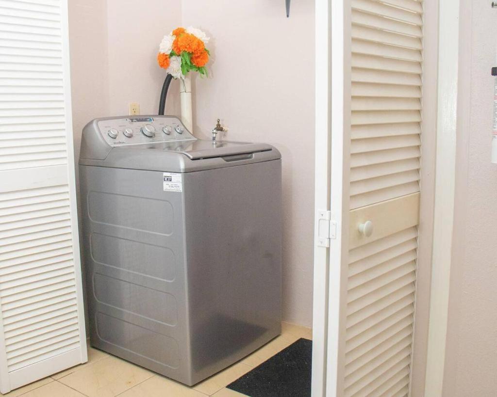 Gorgeous 2-Bed Apt Sleeps 3 in St Johns