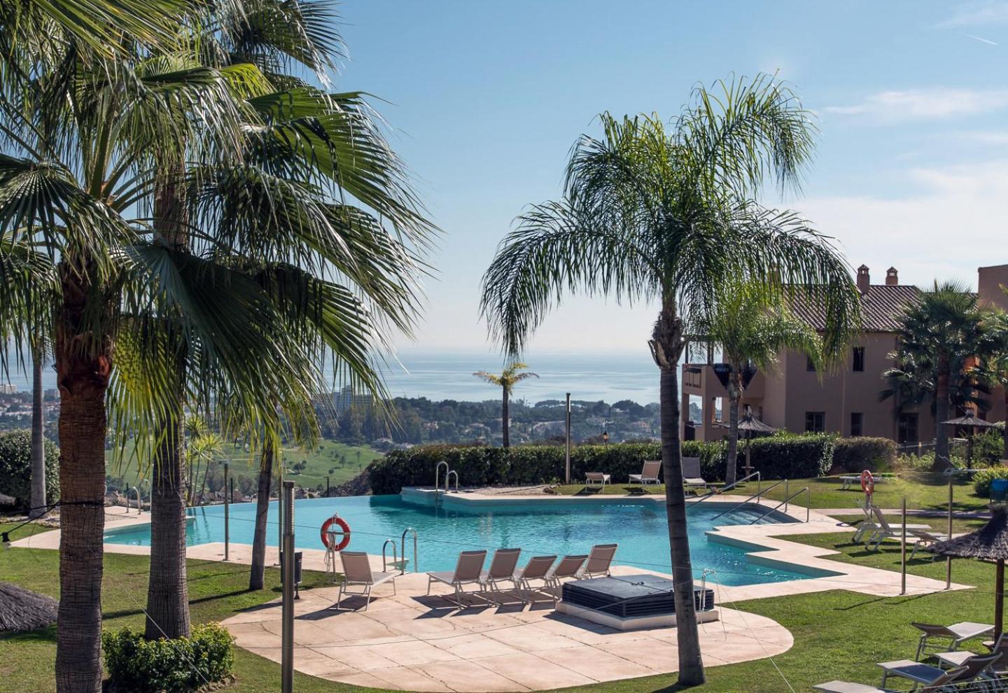 Quartiers Marbella Golden Penthouse - Image 3