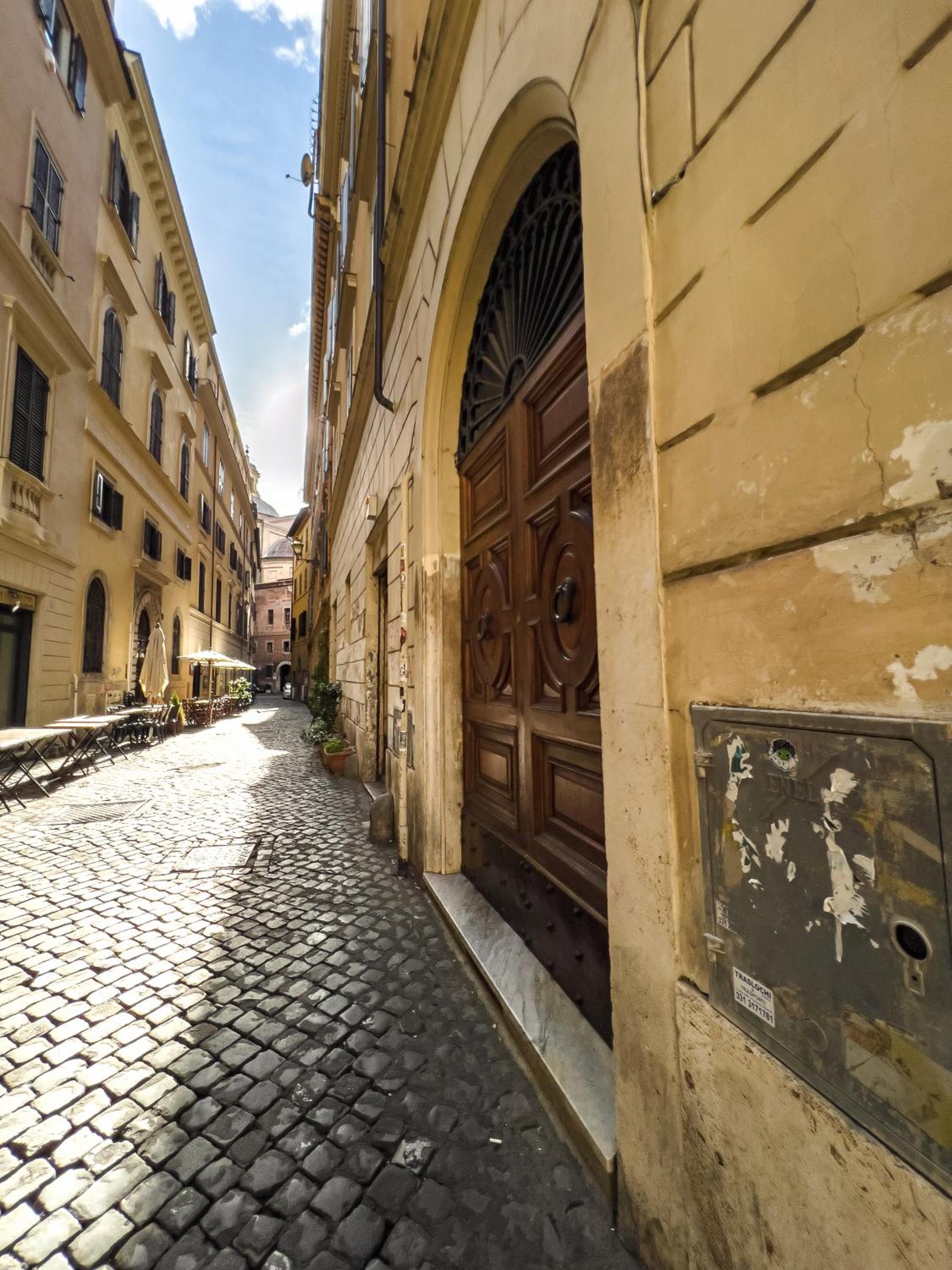 Piazza Navona Spacious 2BR Best Value Rome IREX Apartment