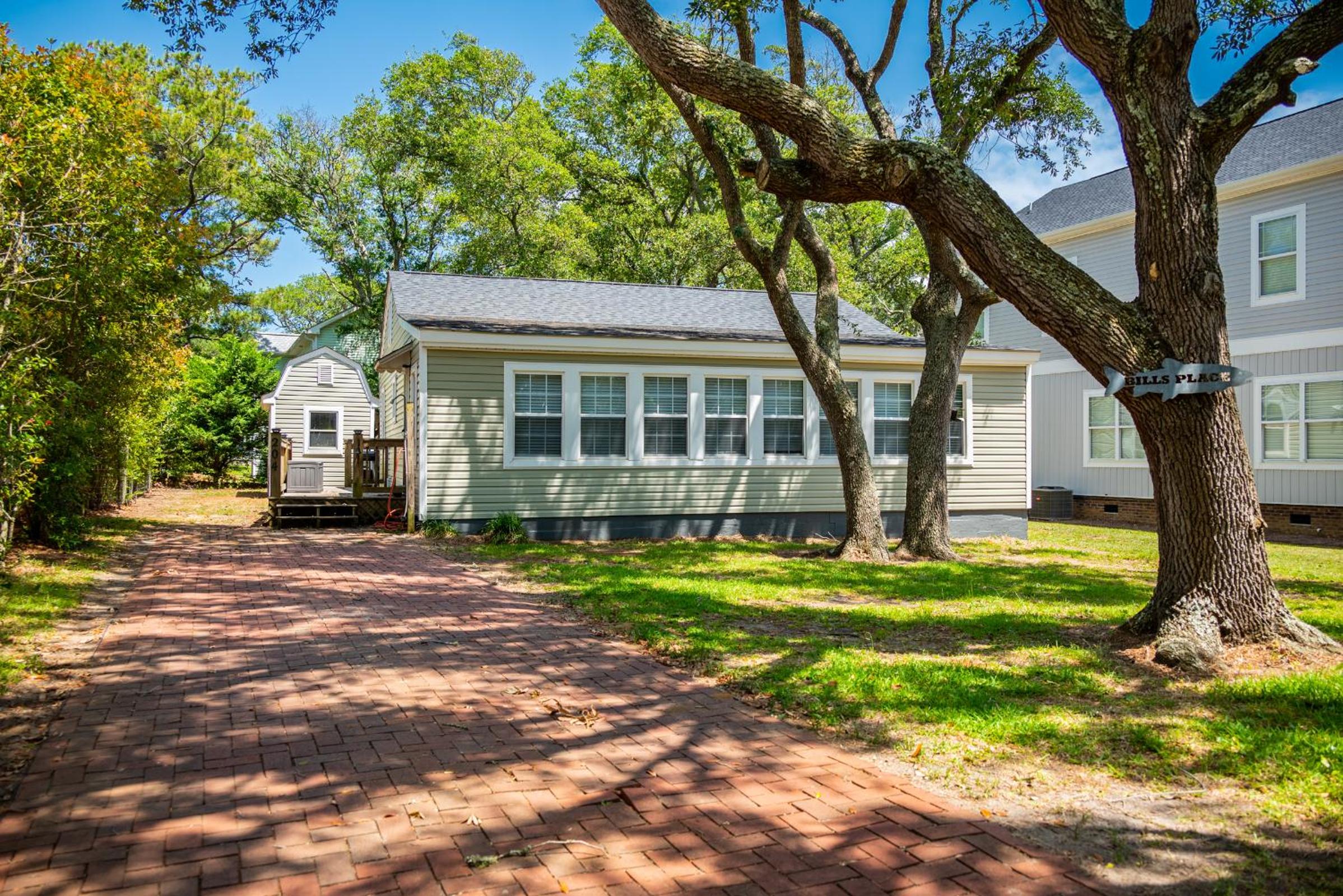 Bills Place by Oak Island Accommodations view 3