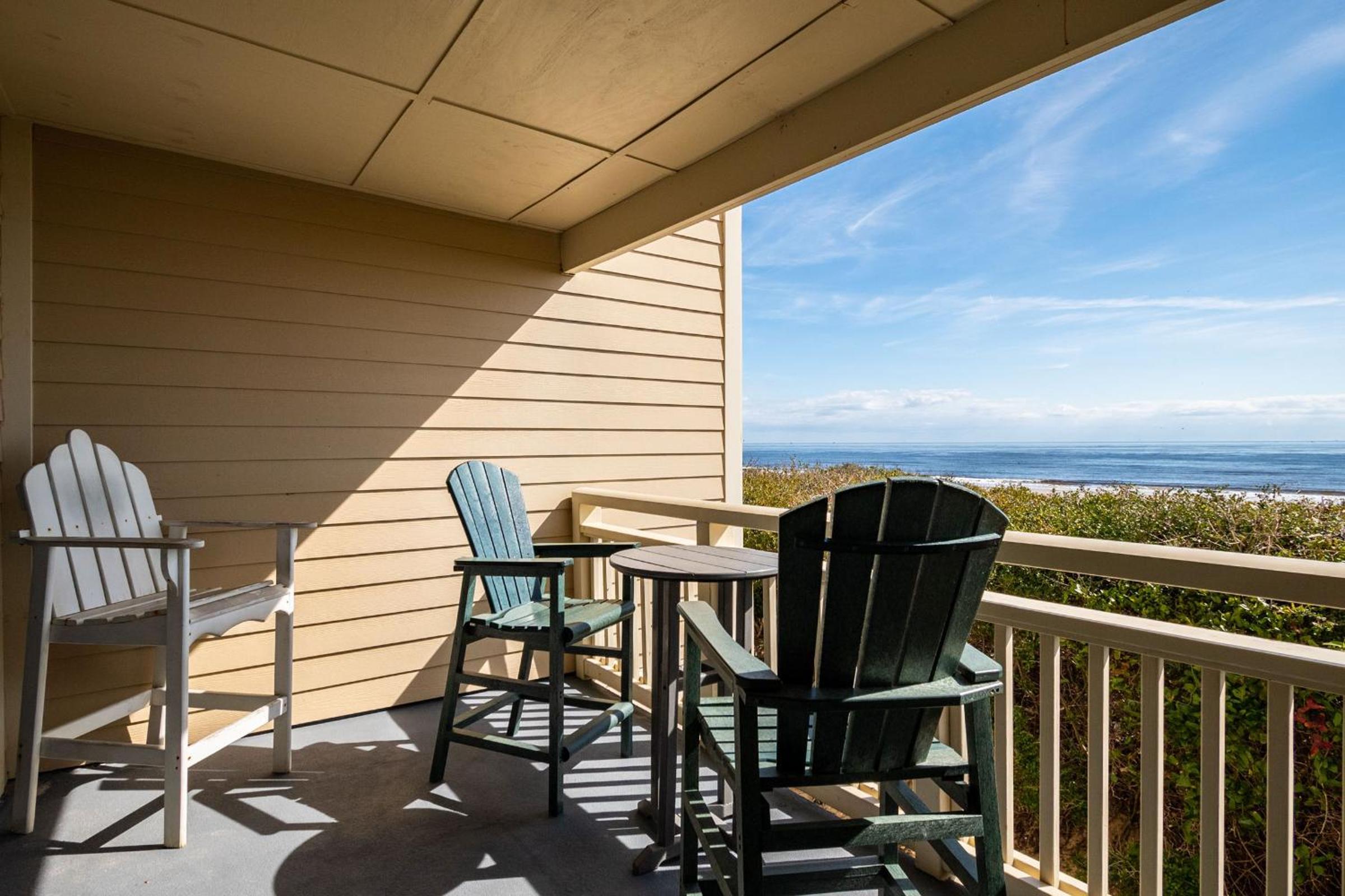 Sandy Shore by Oak Island Accommodations view 3