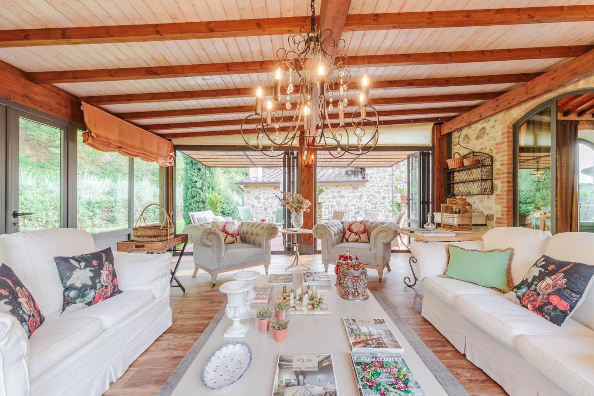 Villa Veranda, a Romantic Farmhouse with Pool