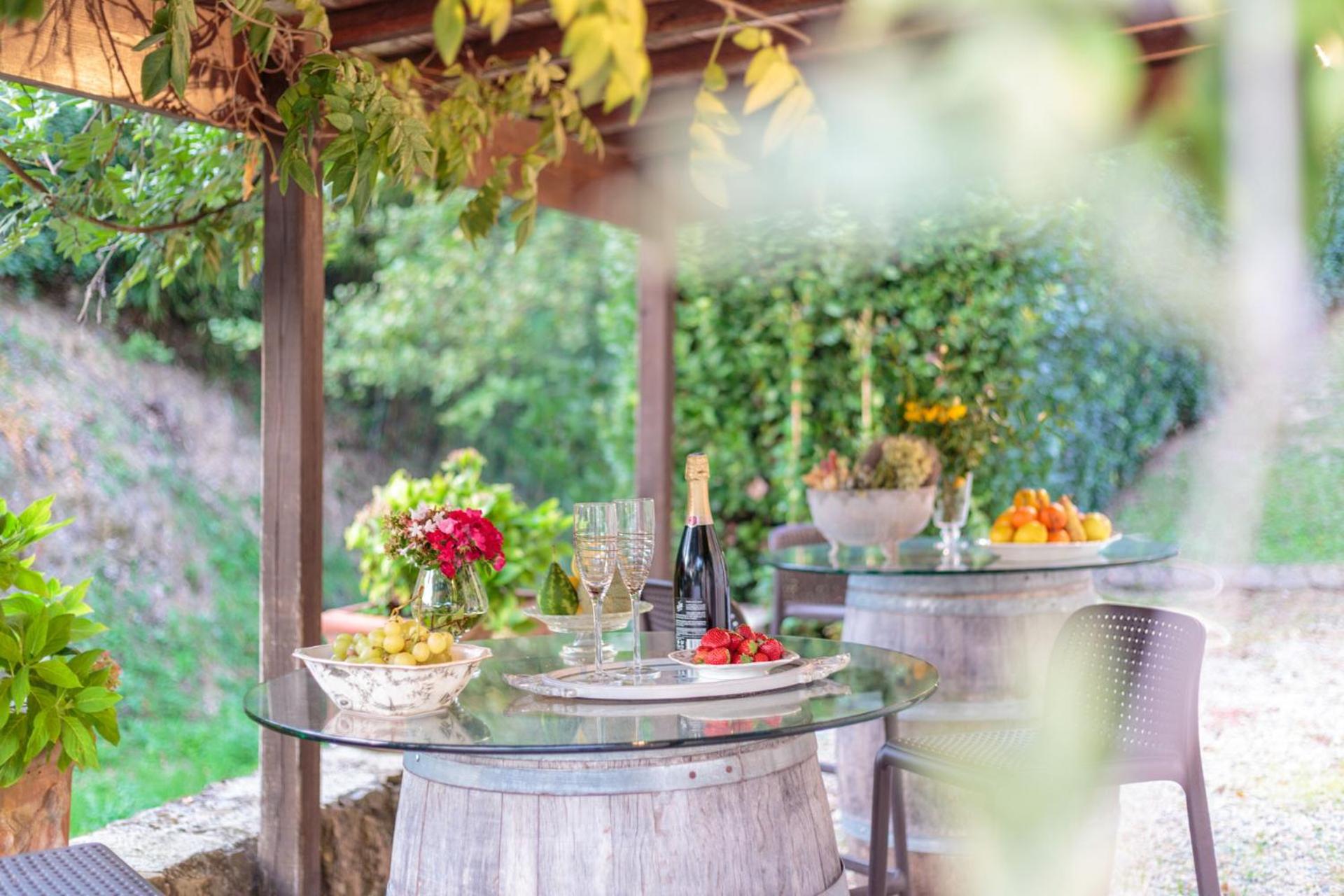 Villa Veranda, a Romantic Farmhouse with Pool
