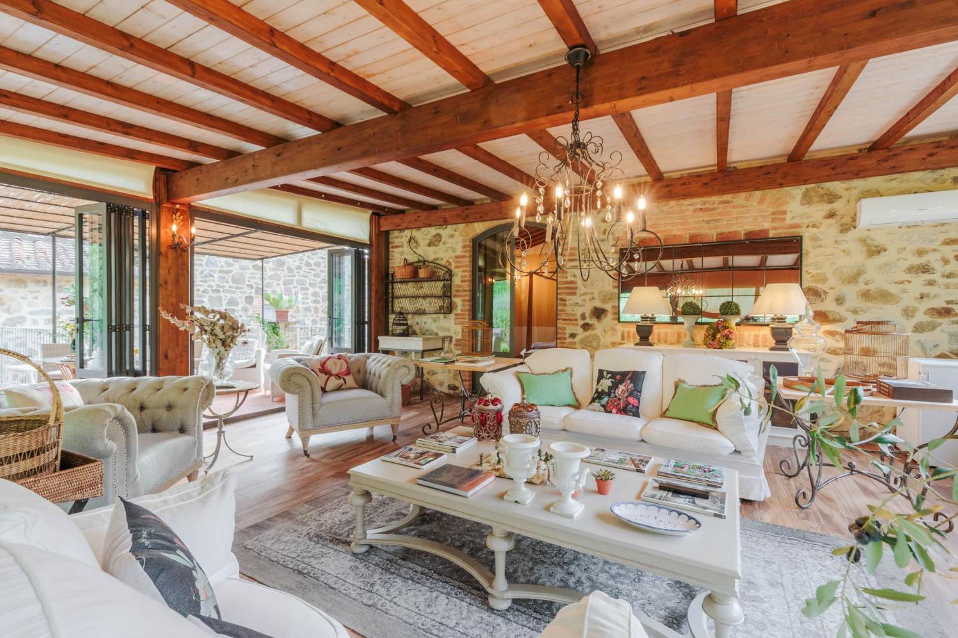Villa Veranda, a Romantic Farmhouse with Pool
