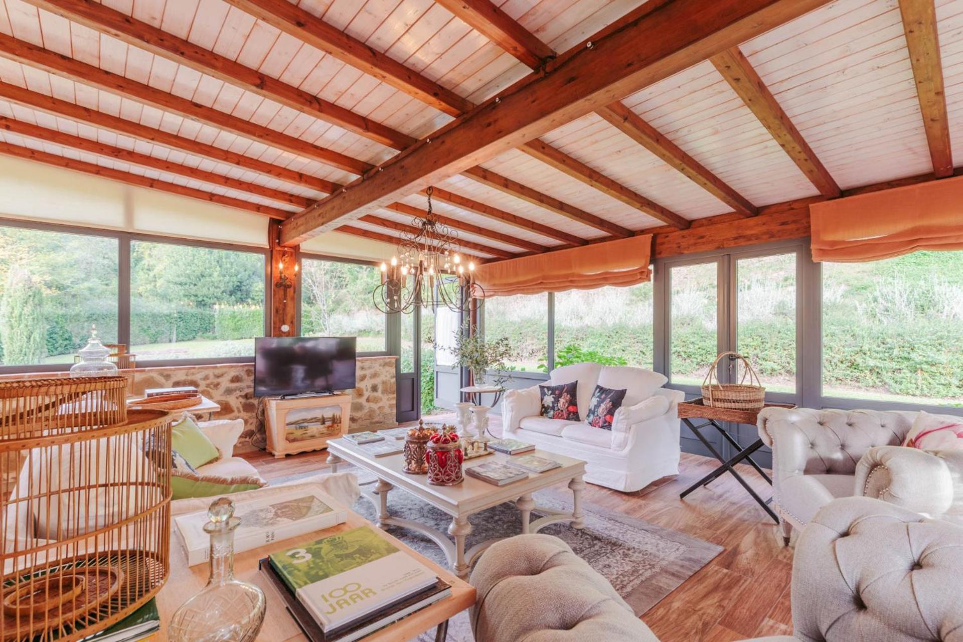 Villa Veranda, a Romantic Farmhouse with Pool