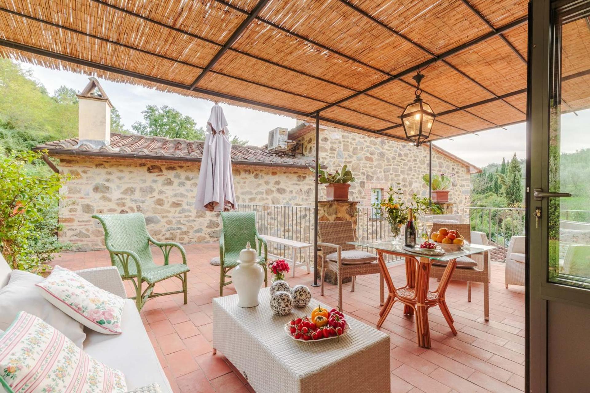 Villa Veranda, a Romantic Farmhouse with Pool