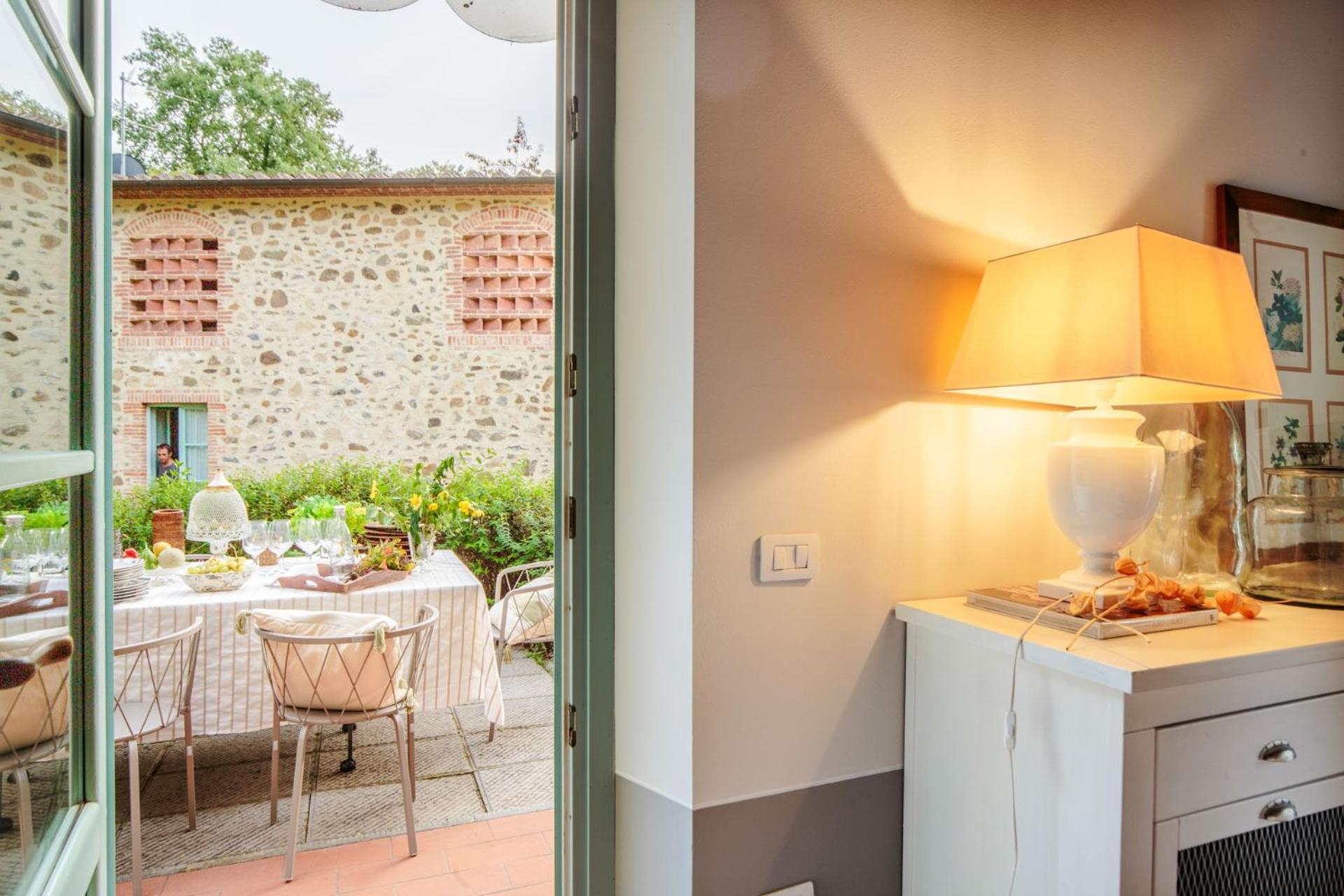 Villa Veranda, a Romantic Farmhouse with Pool