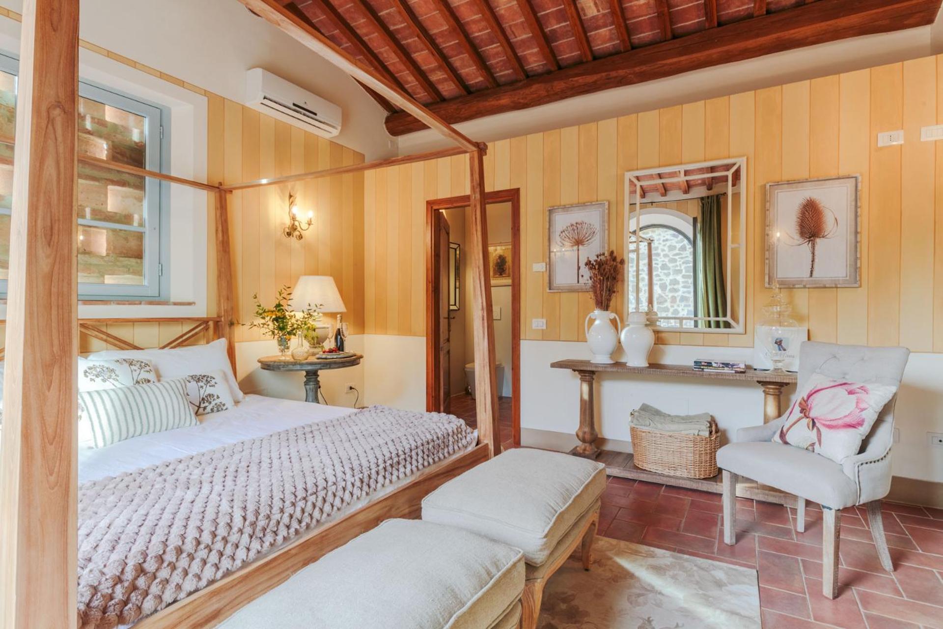 Villa Veranda, a Romantic Farmhouse with Pool