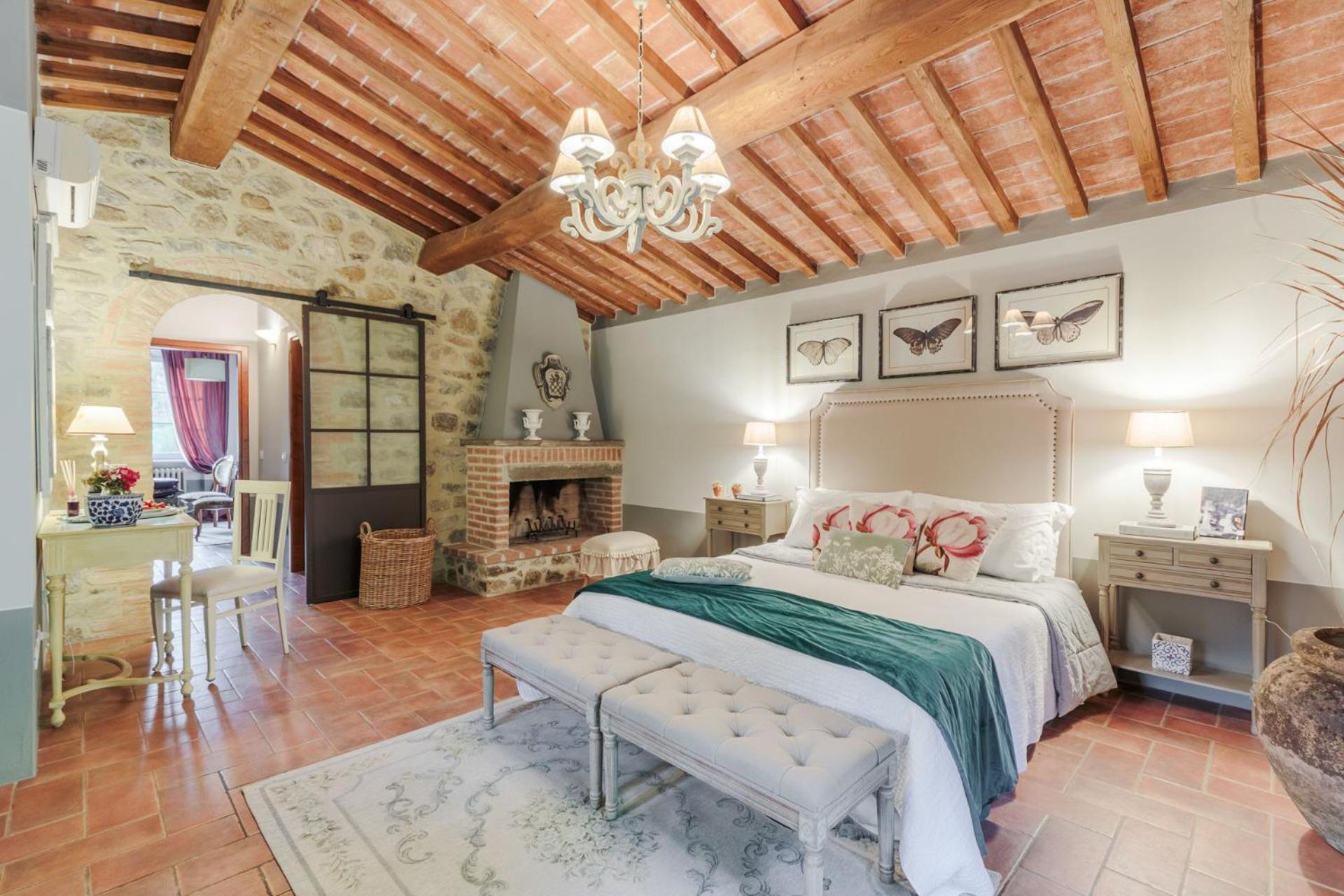 Villa Veranda, a Romantic Farmhouse with Pool