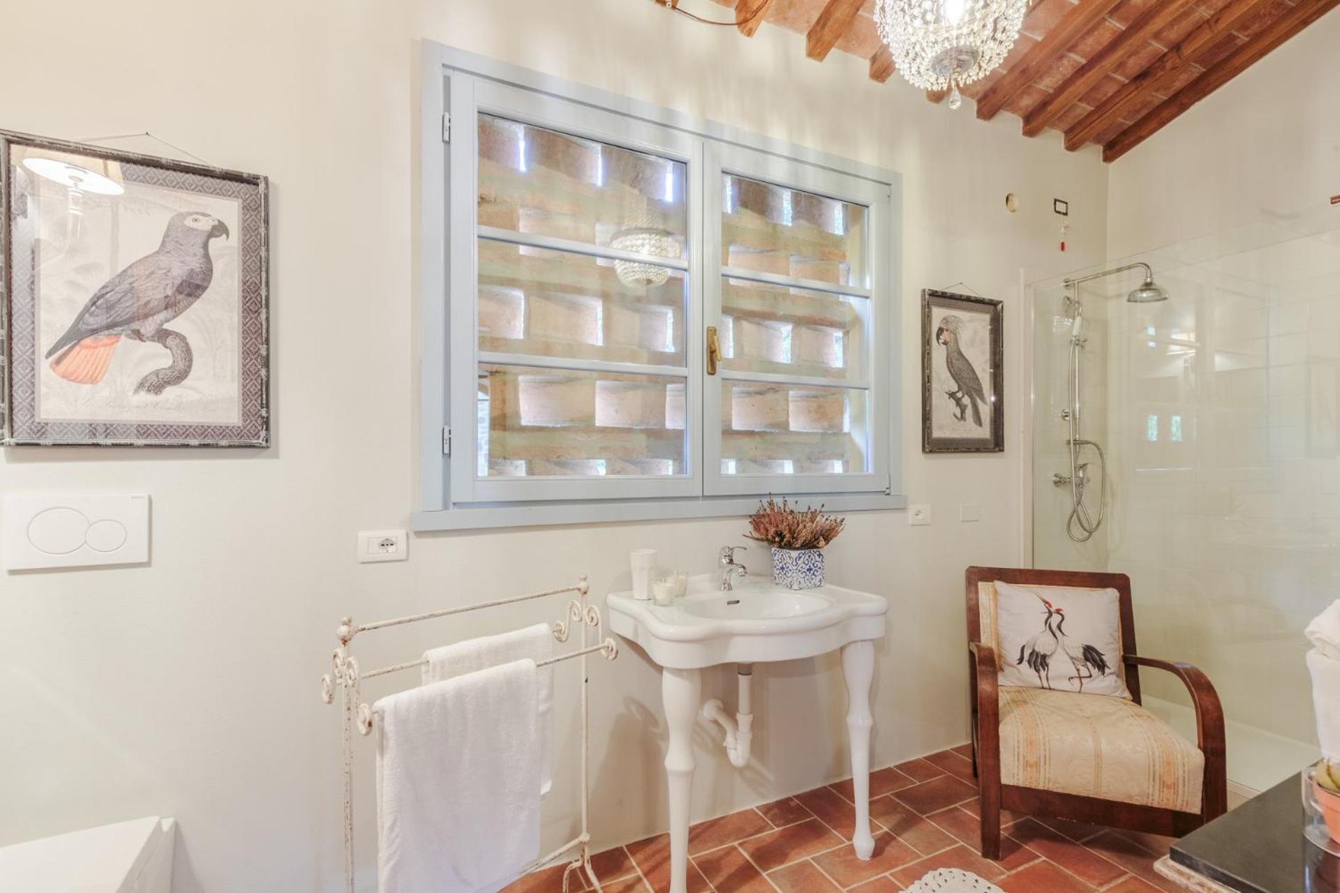 Villa Veranda, a Romantic Farmhouse with Pool