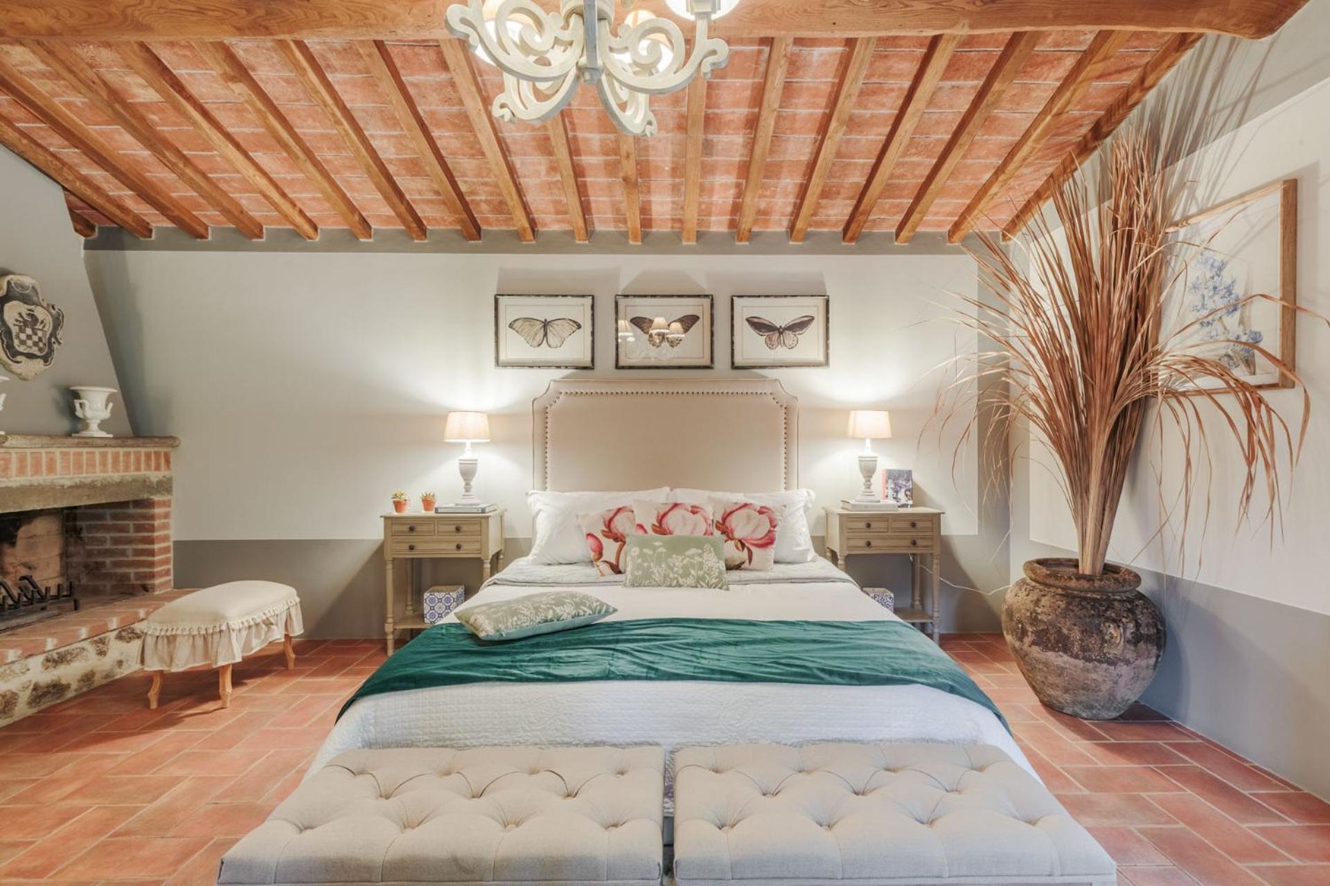 Villa Veranda, a Romantic Farmhouse with Pool