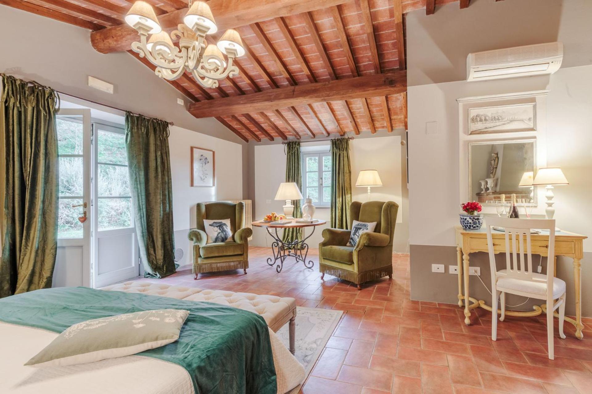 Villa Veranda, a Romantic Farmhouse with Pool