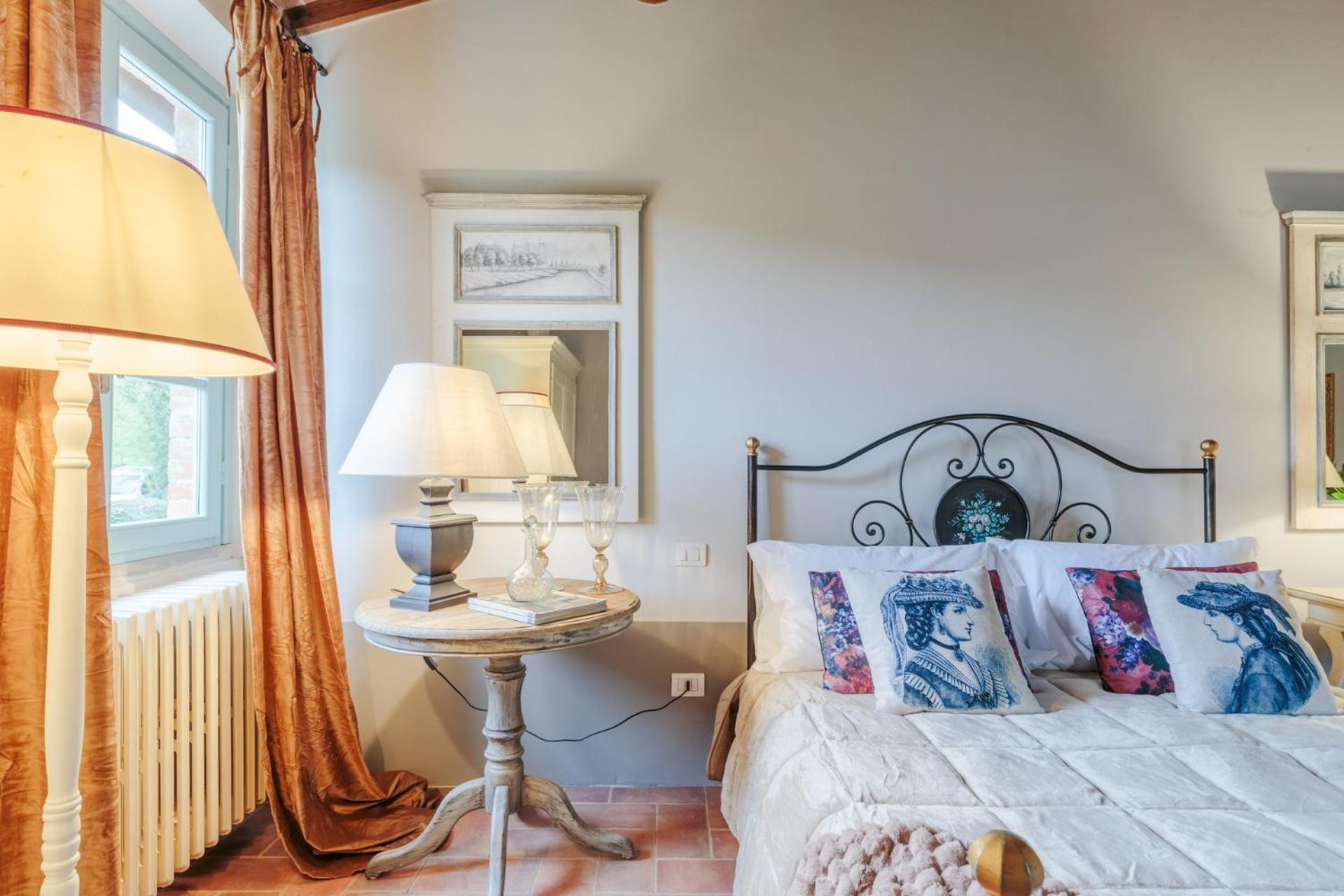Villa Veranda, a Romantic Farmhouse with Pool