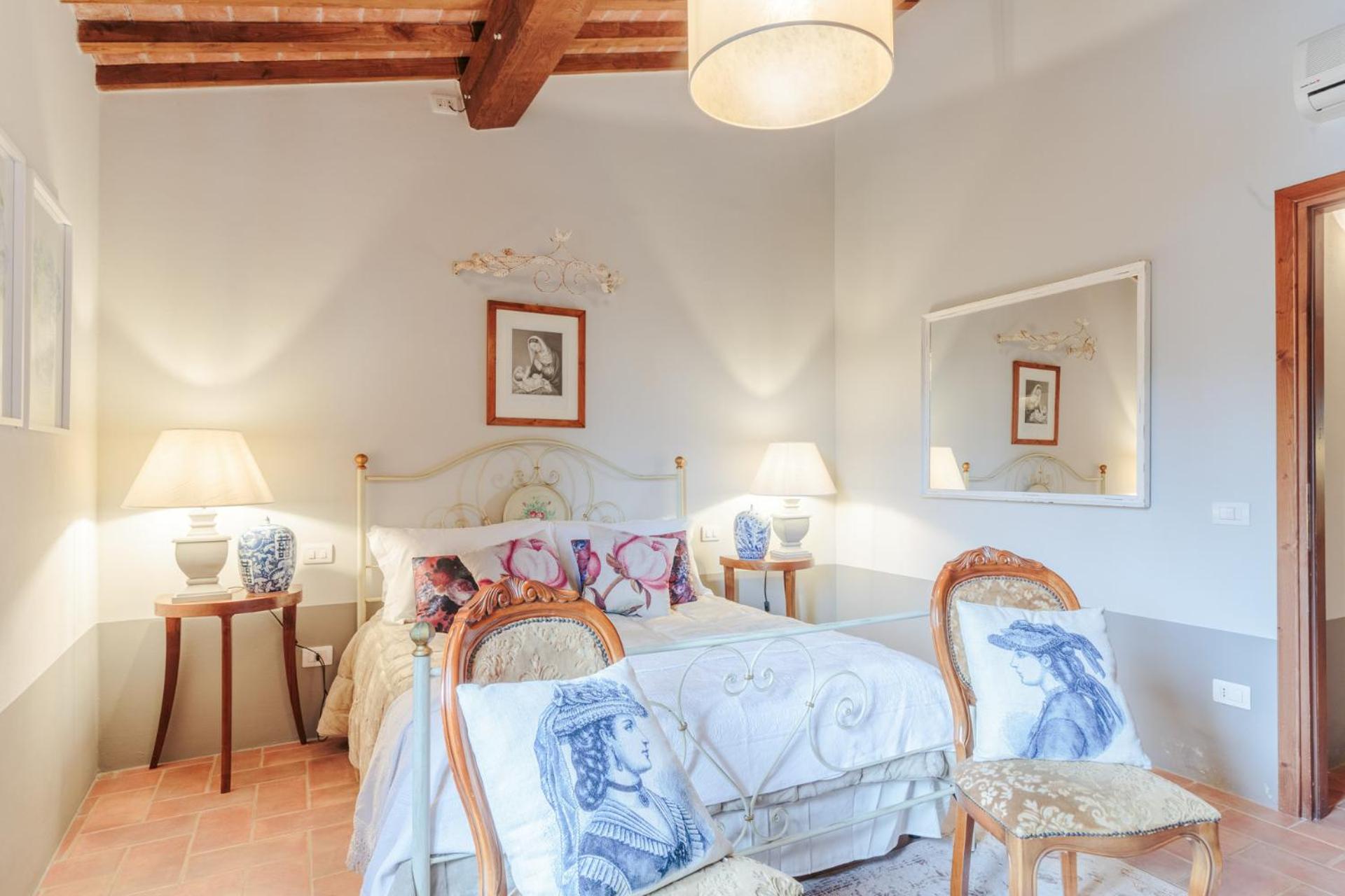 Villa Veranda, a Romantic Farmhouse with Pool