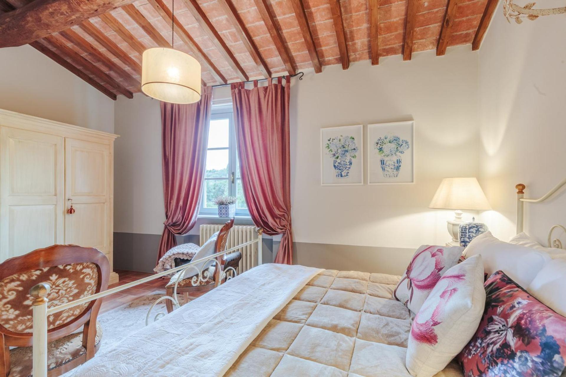Villa Veranda, a Romantic Farmhouse with Pool
