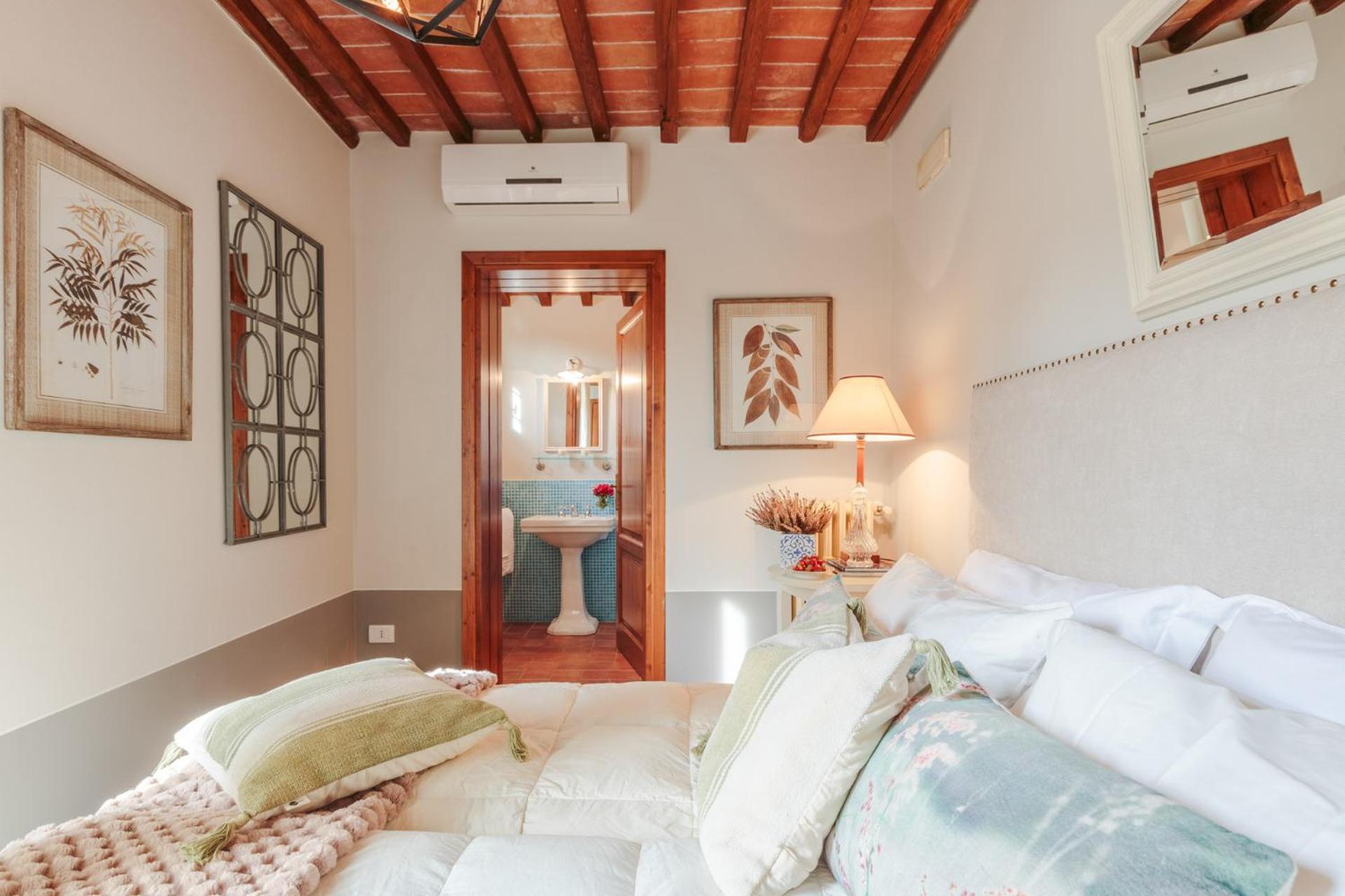 Villa Veranda, a Romantic Farmhouse with Pool