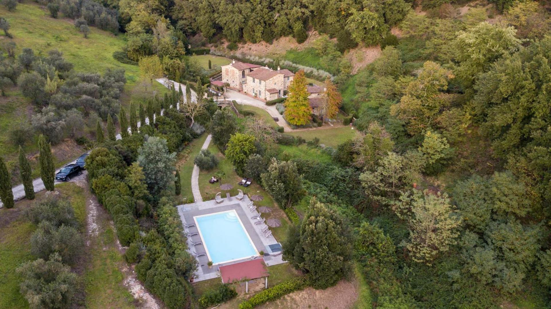 Villa Veranda, a Romantic Farmhouse with Pool