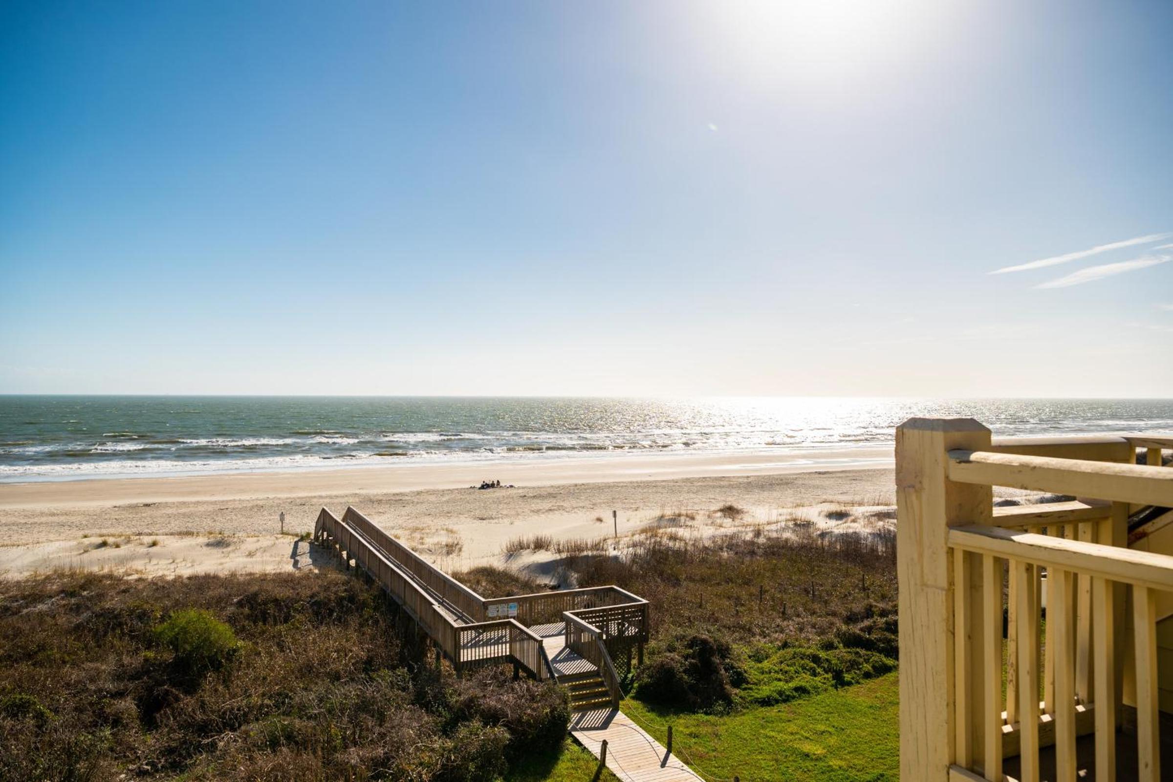 The Breeze by Oak Island Accommodations