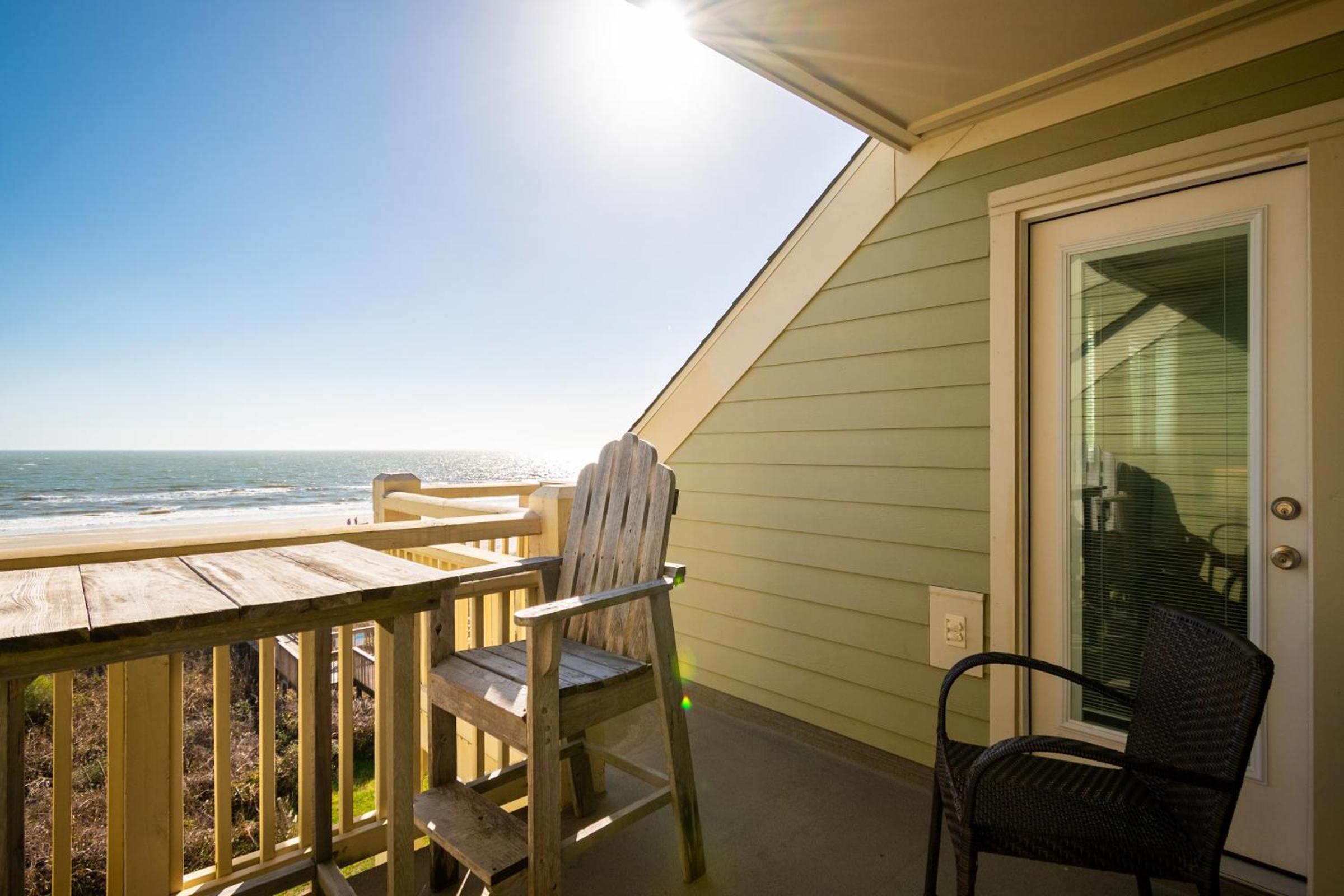 The Breeze by Oak Island Accommodations