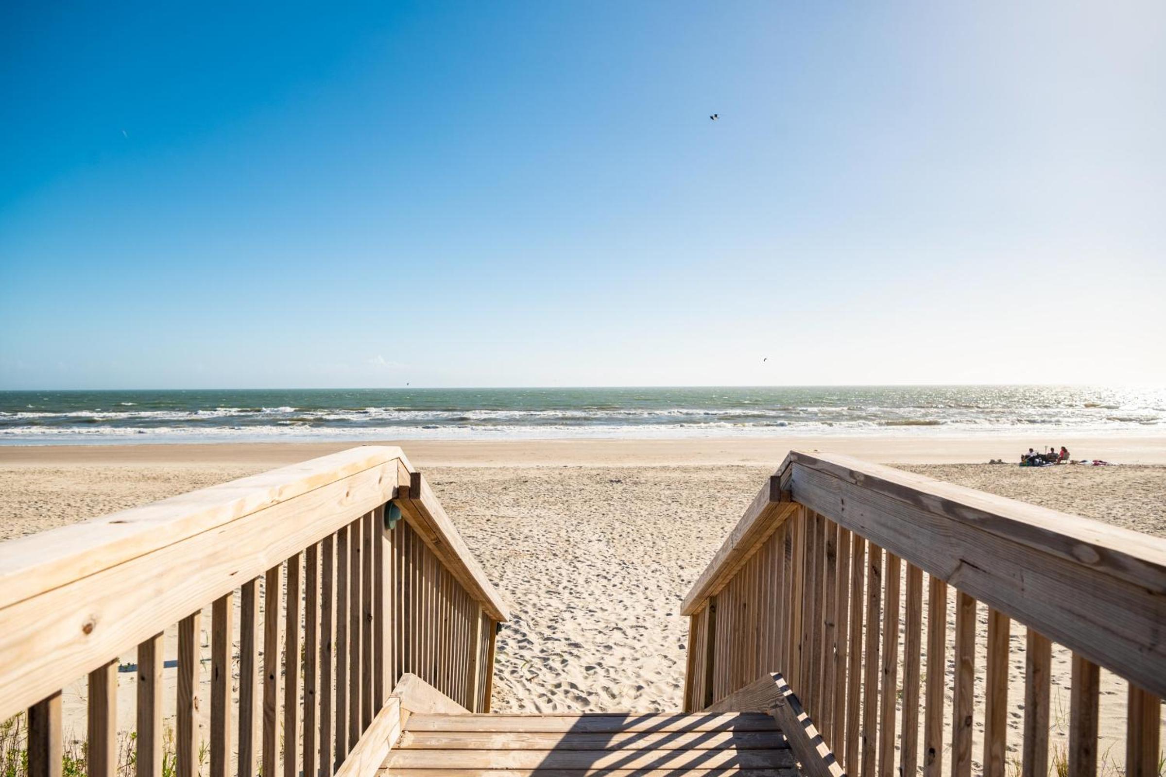 The Breeze by Oak Island Accommodations