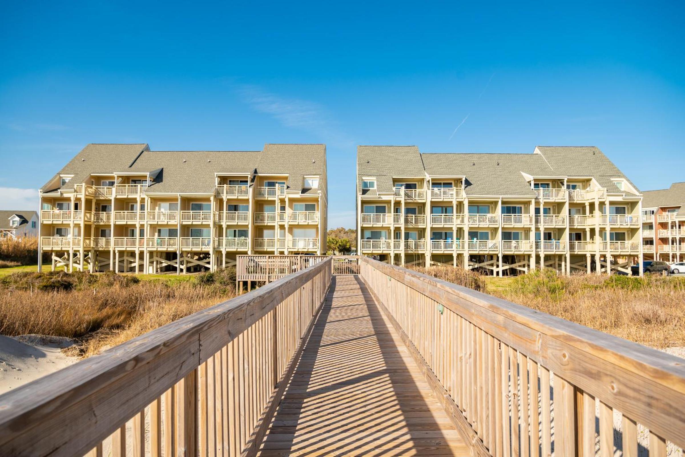 The Breeze by Oak Island Accommodations