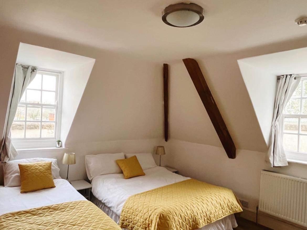 4 bed loft apartment overlooking historic town view 4