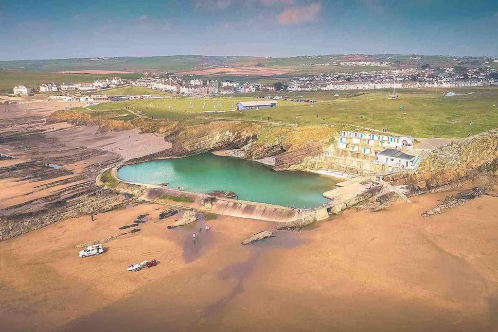 First floor apartment in Stratton, Bude