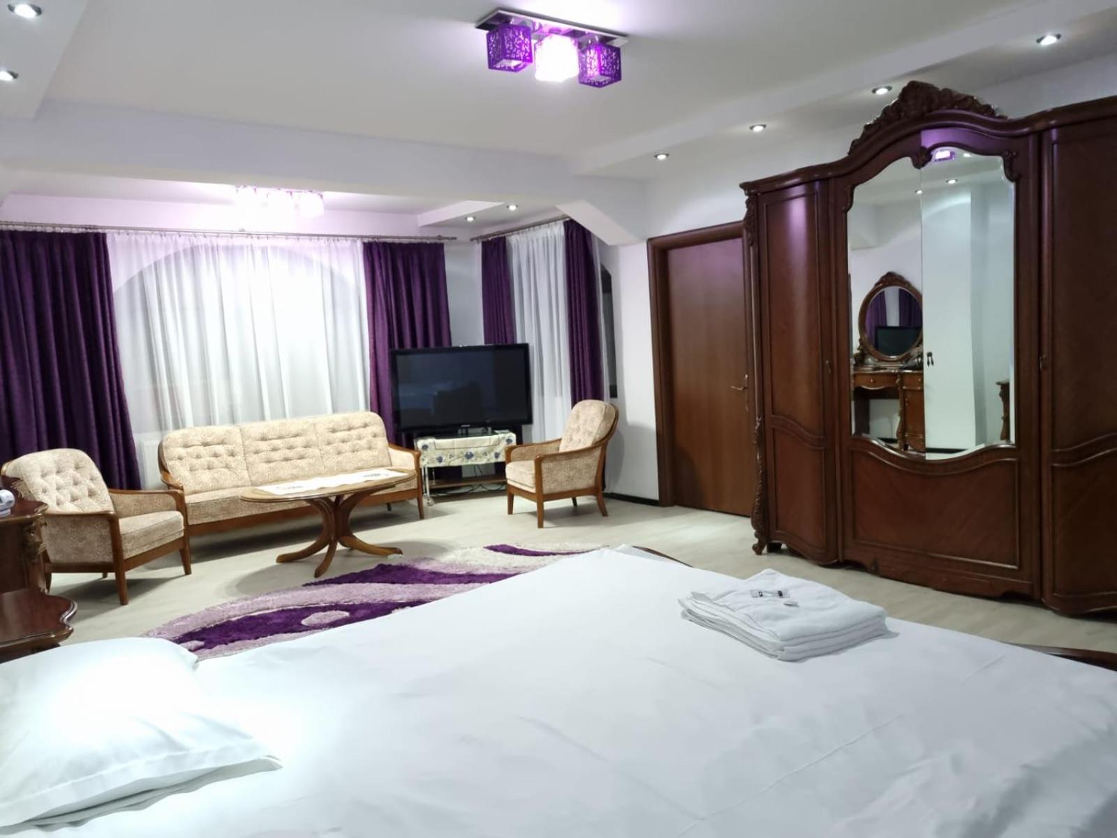 PENSIUNEA LUXURY