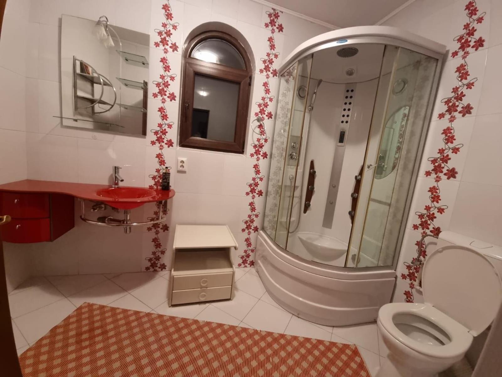 PENSIUNEA LUXURY