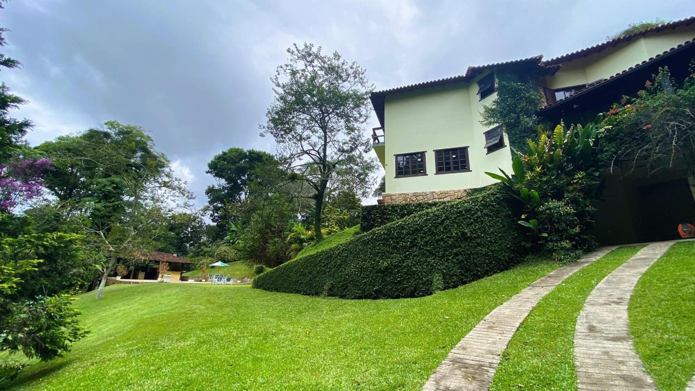 Casa Vargem Alegre, 4 quartos, piscina, gourmet e condomínio completo