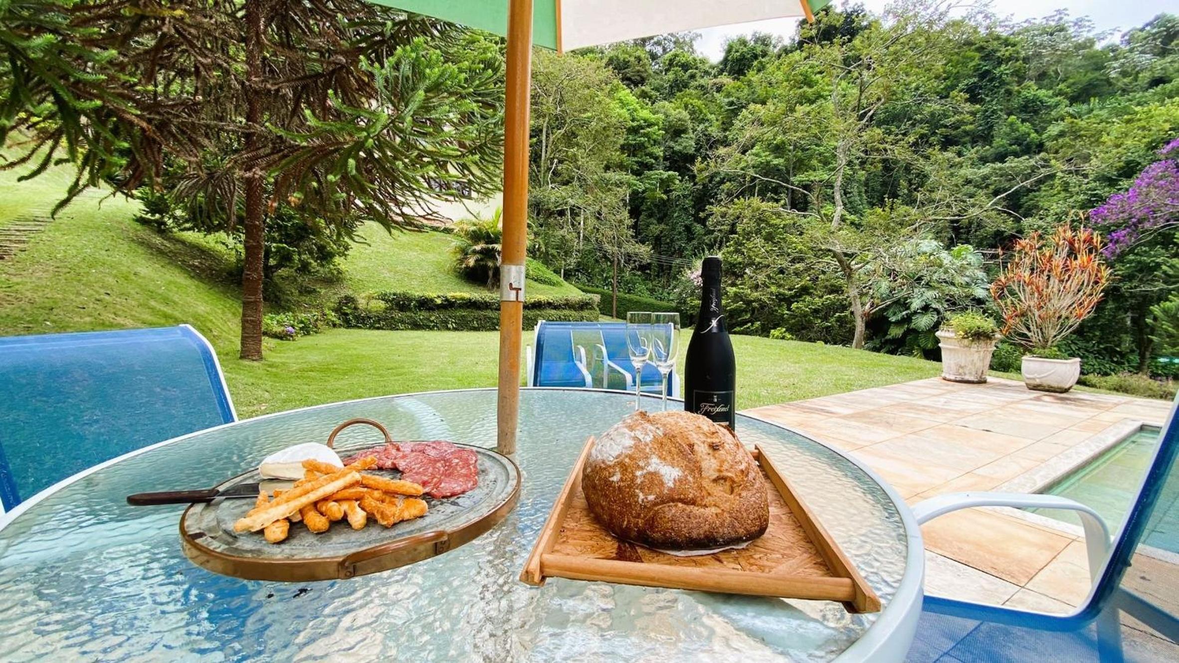 Casa Vargem Alegre, 4 quartos, piscina, gourmet e condomínio completo