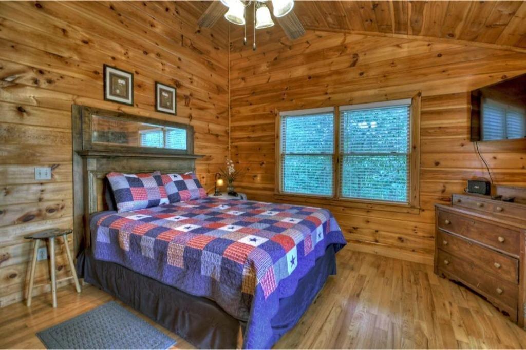 Private Log Cabin - Blue Ridge Mountains - Lake Blue Ridge view 4