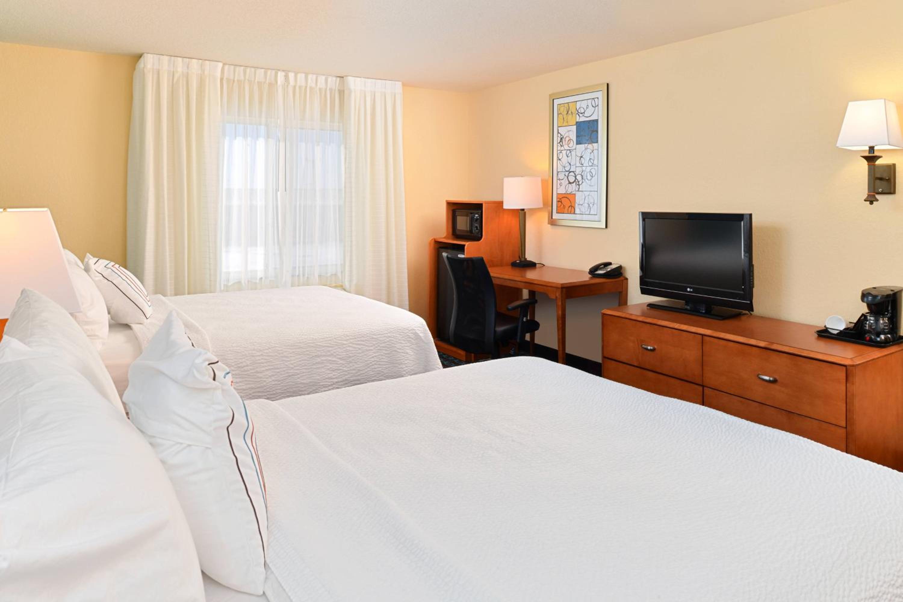 Bloomington Vacations - Fairfield Inn  Suites Bloomington - Property Image 19