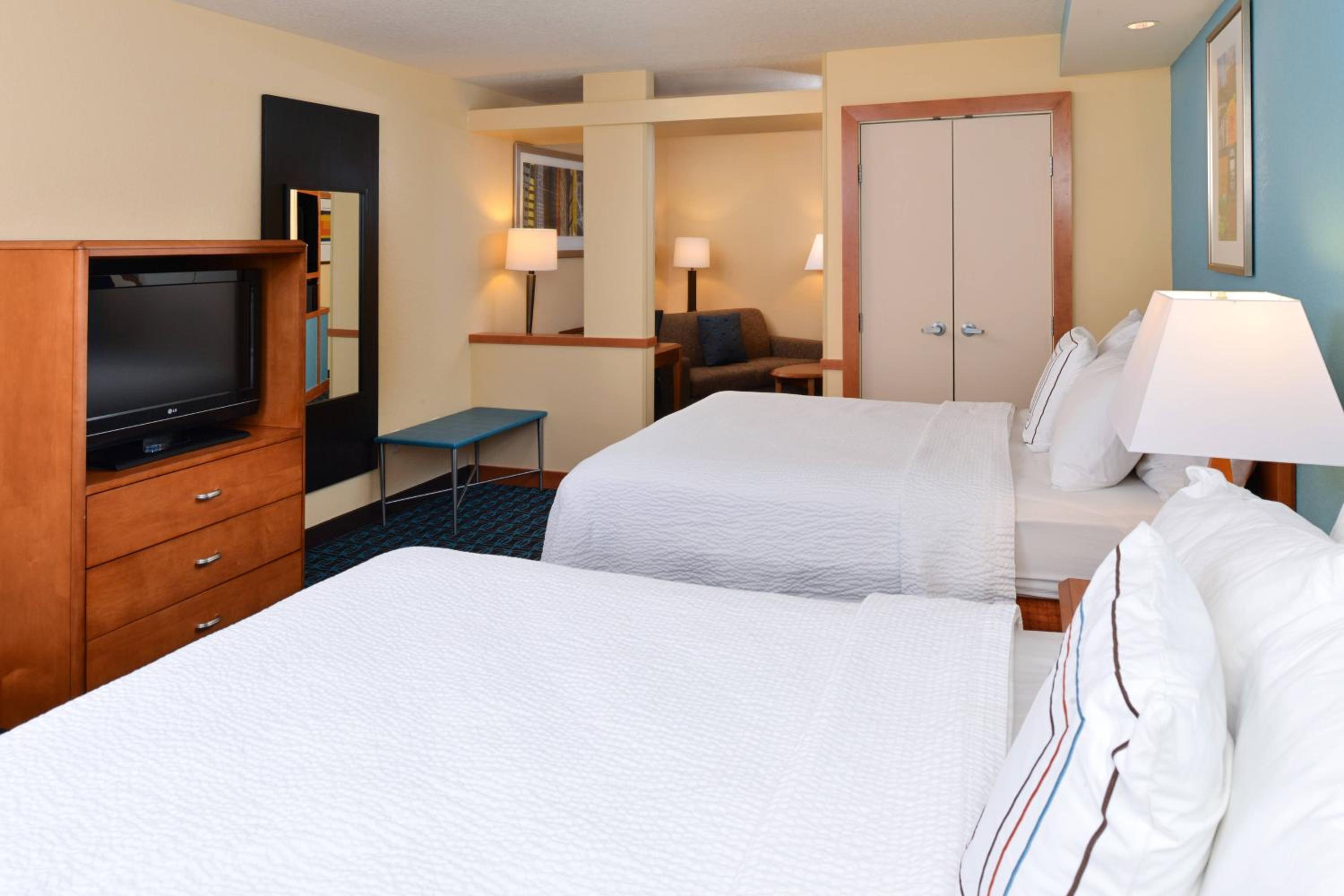 Bloomington Vacations - Fairfield Inn  Suites Bloomington - Property Image 16