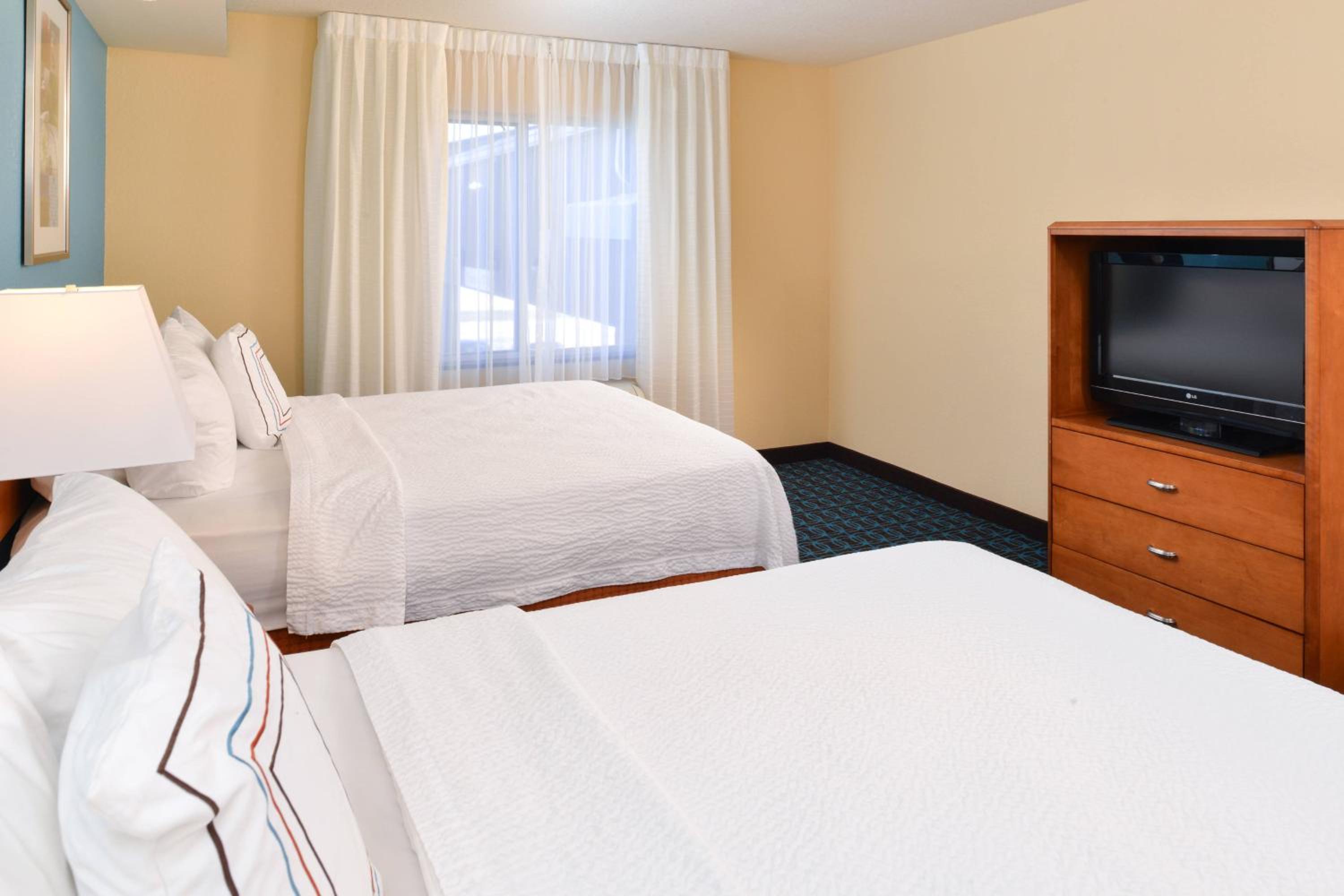 Bloomington Vacations - Fairfield Inn  Suites Bloomington - Property Image 15