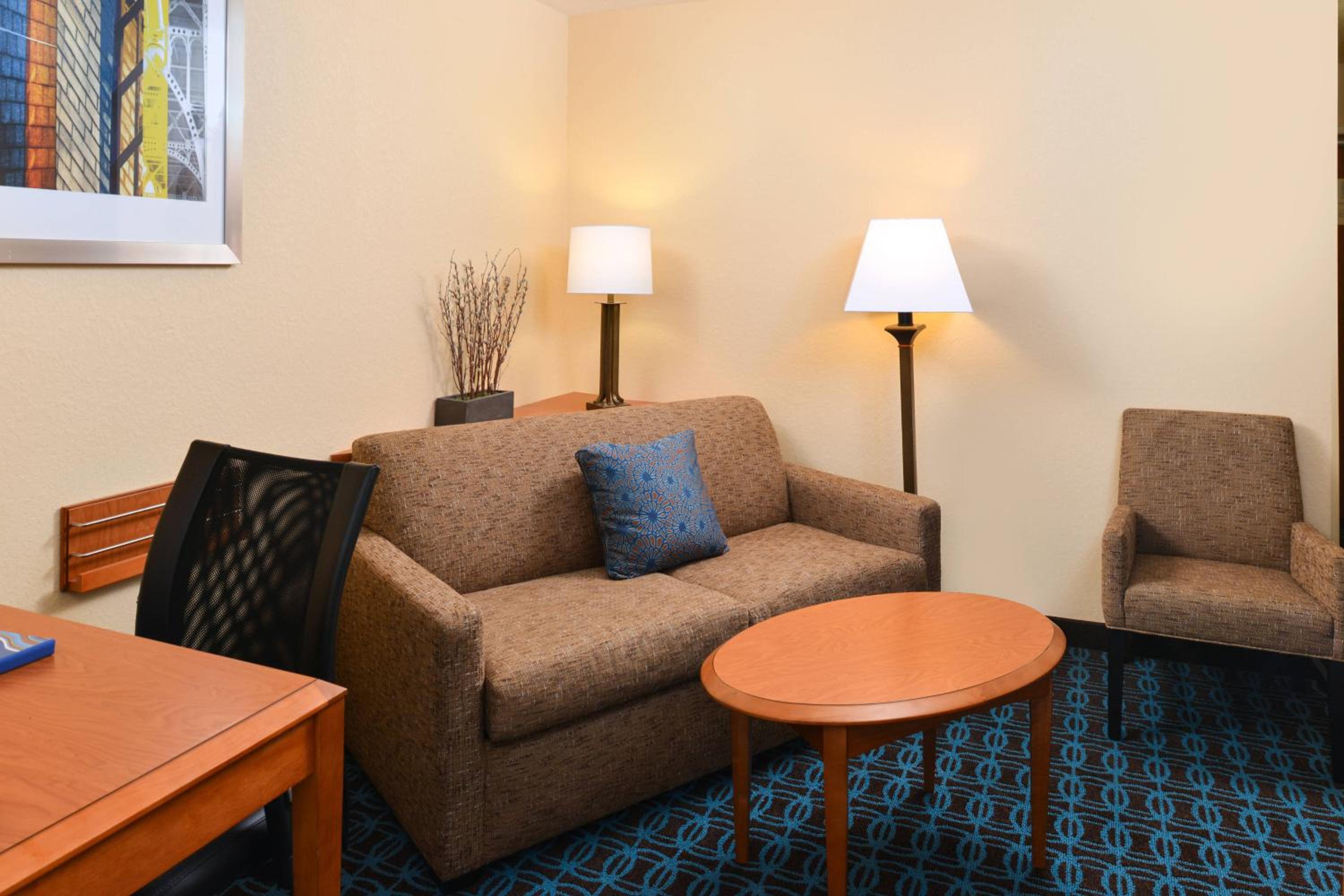 Bloomington Vacations - Fairfield Inn  Suites Bloomington - Property Image 1
