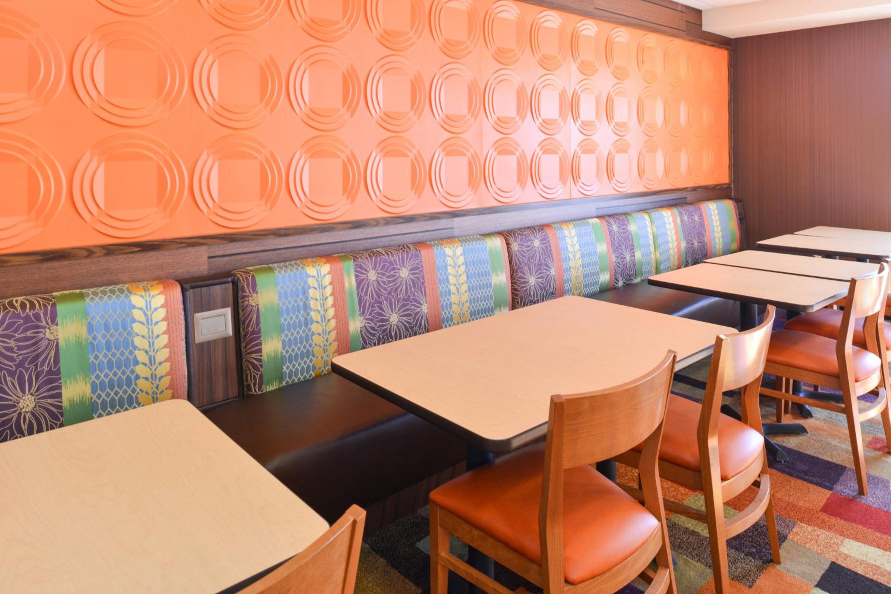 Bloomington Vacations - Fairfield Inn  Suites Bloomington - Property Image 6