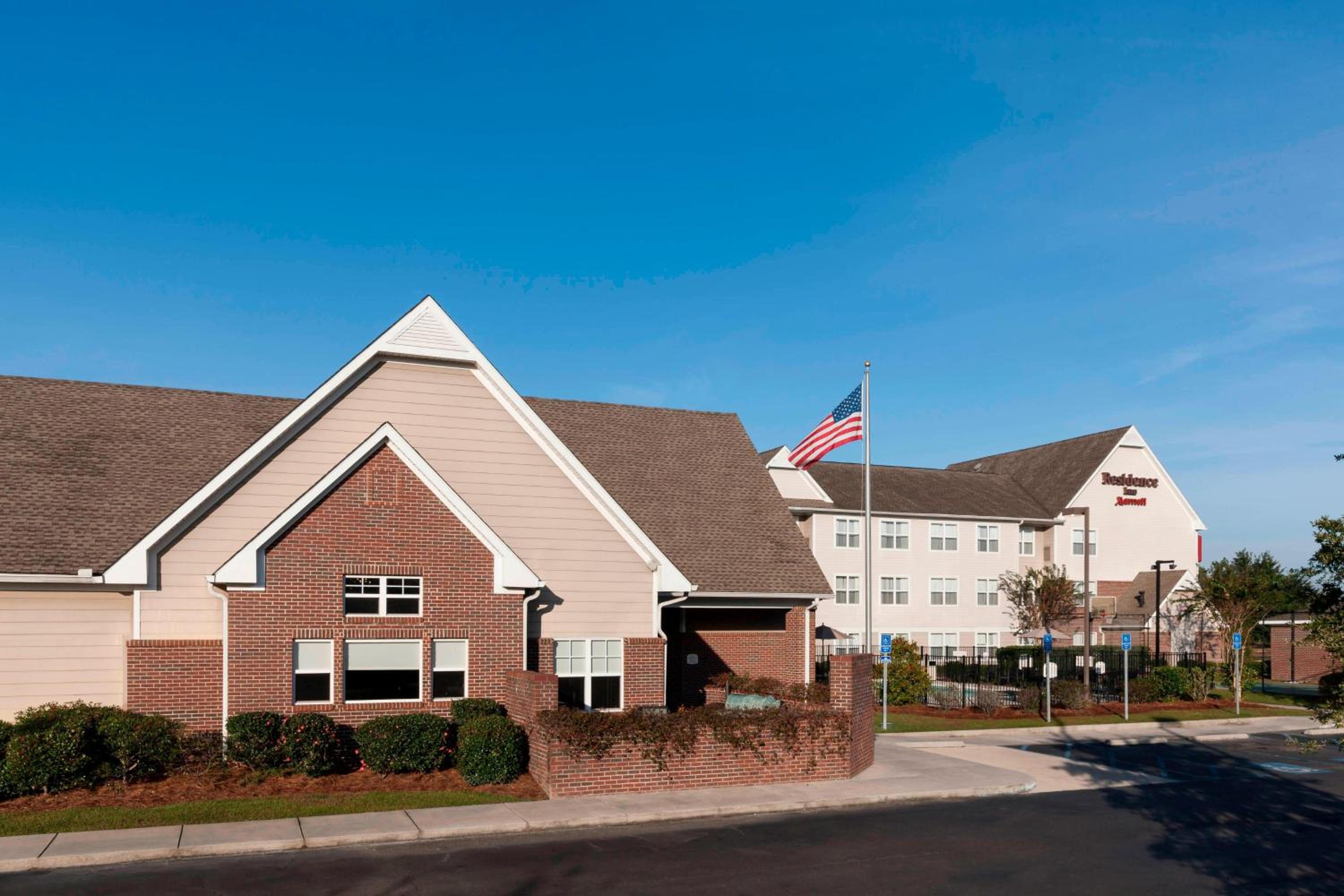 Hotel Residence Inn by Marriott Hattiesburg - Image 1