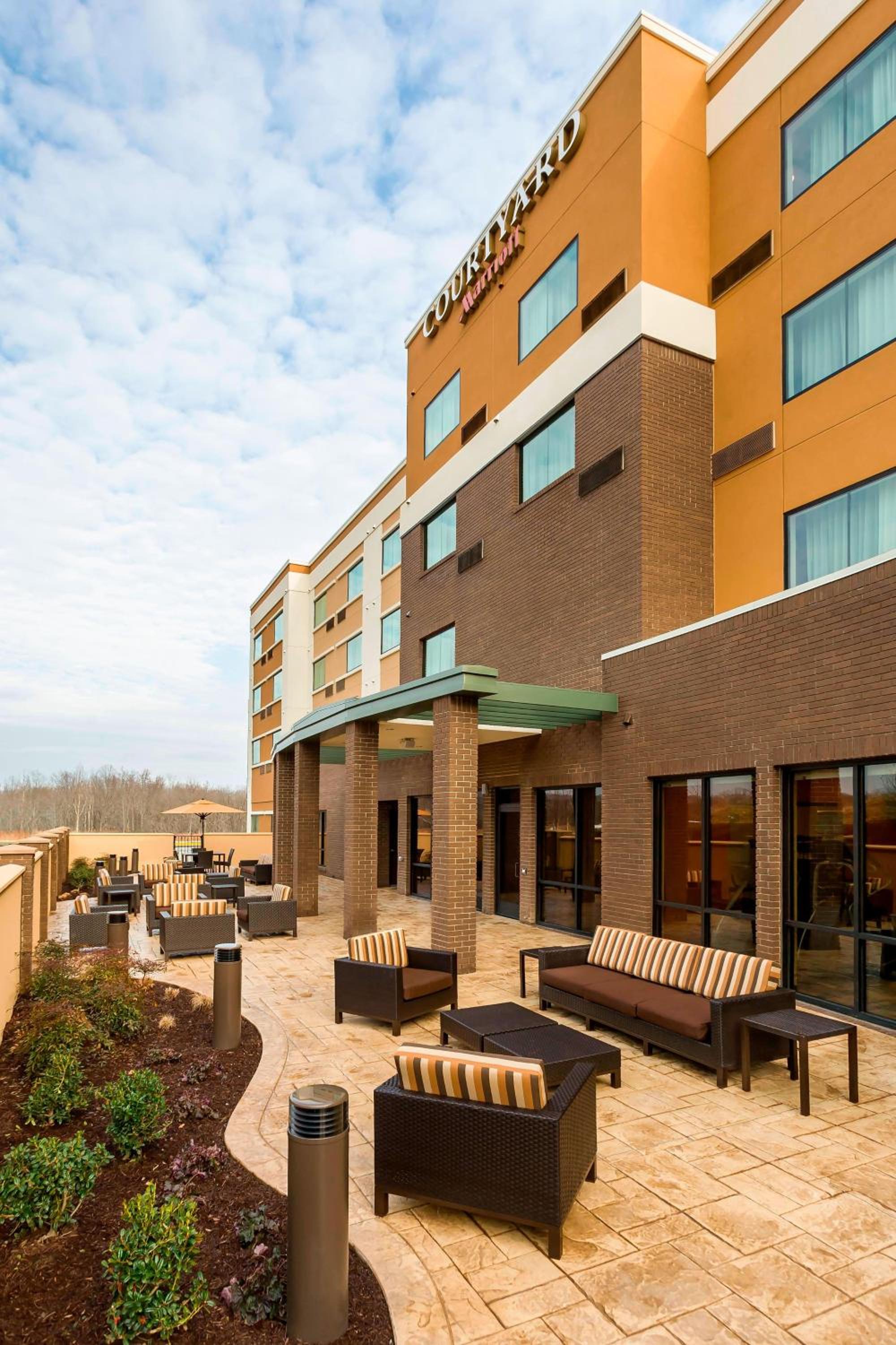Courtyard by Marriott Stafford Quantico - Property Image 16