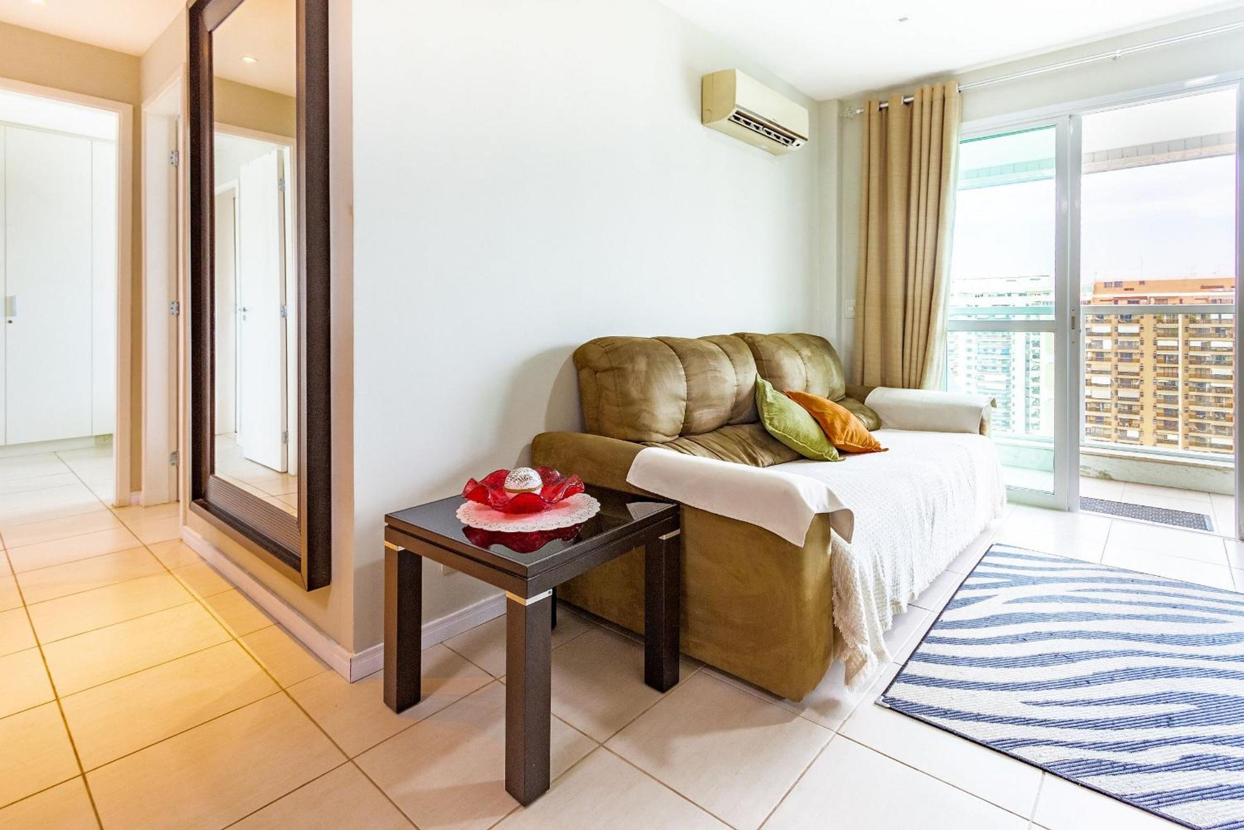 Comfortable 2BDR Apartment with Balcony and Sea View