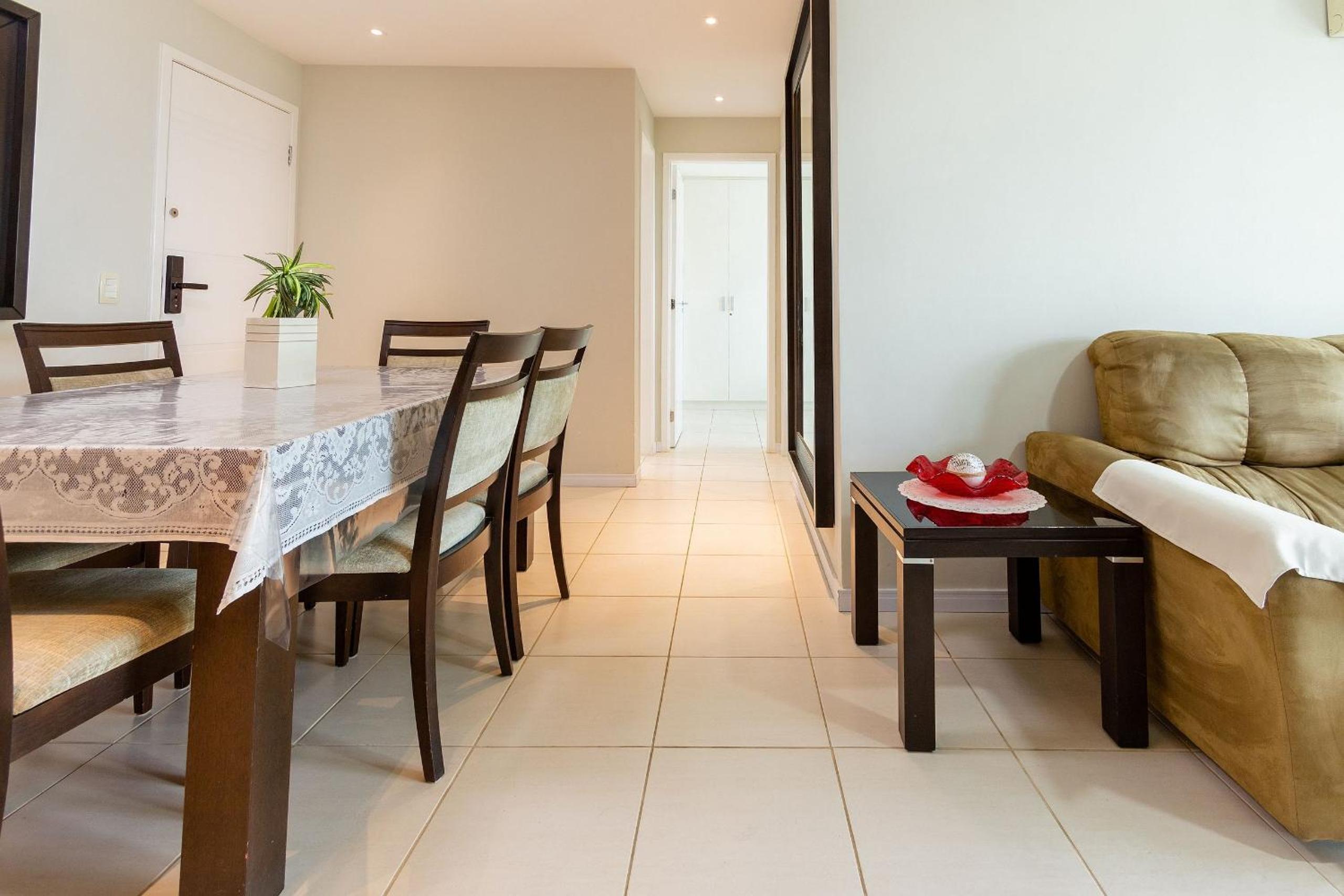 Comfortable 2BDR Apartment with Balcony and Sea View