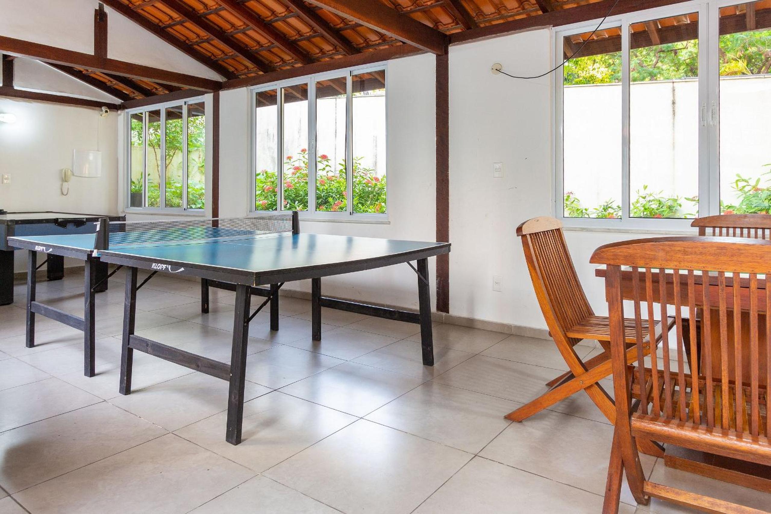 Comfortable 2BDR Apartment with Balcony and Sea View