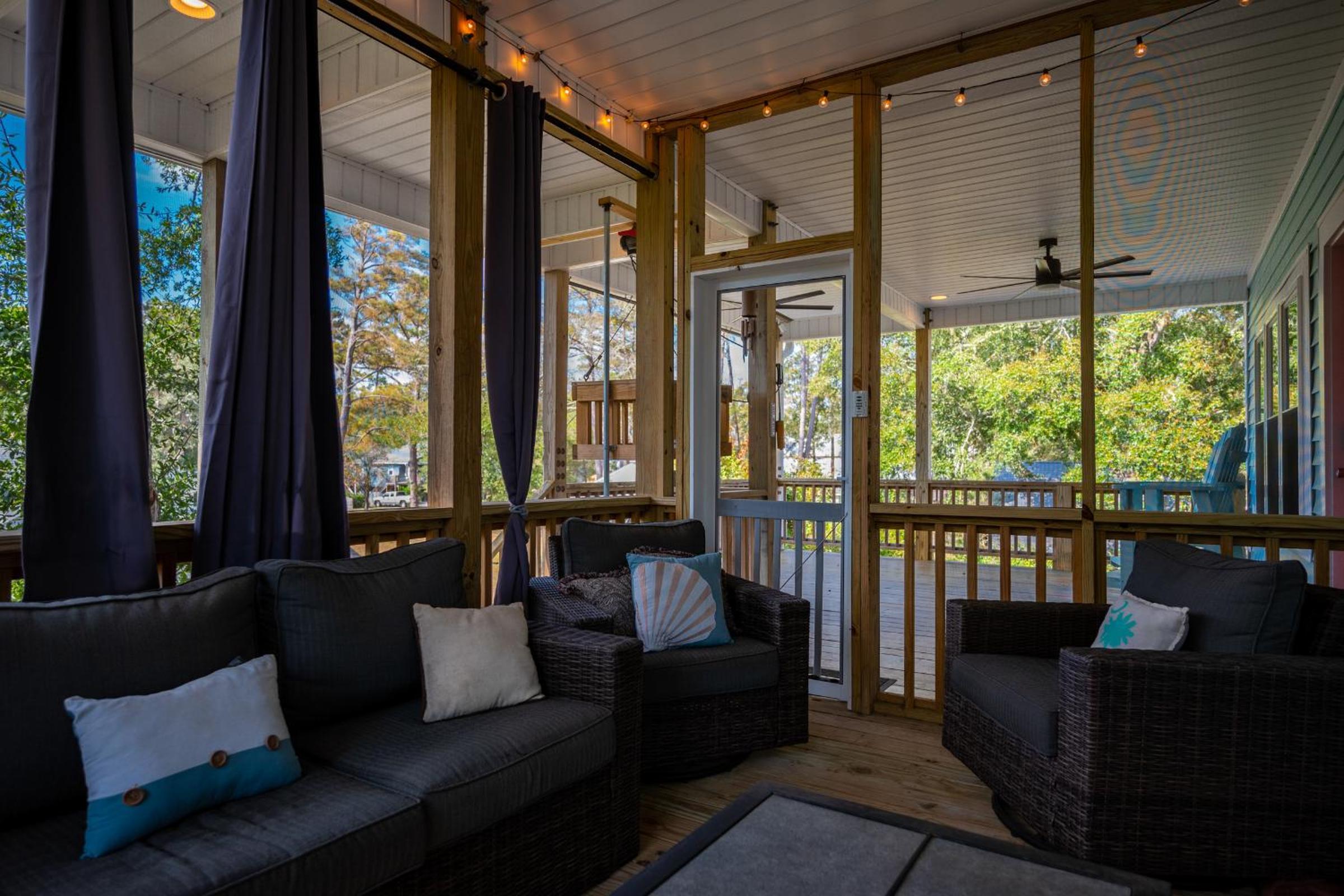 Feelin Tip Sea by Oak Island Accommodations view 3