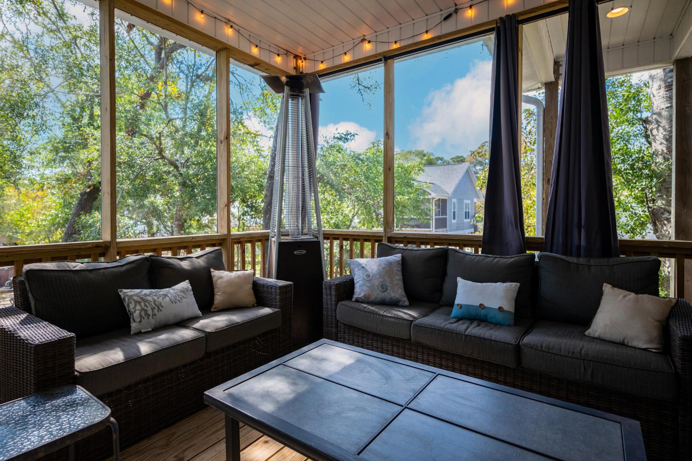Feelin Tip Sea by Oak Island Accommodations view 4