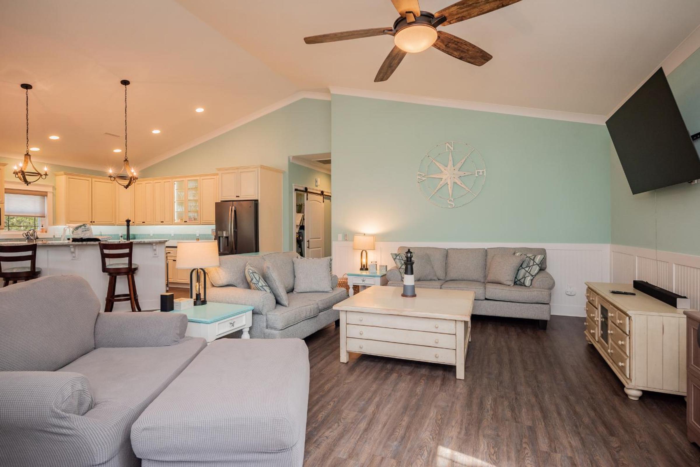 Feelin Tip Sea by Oak Island Accommodations view 5