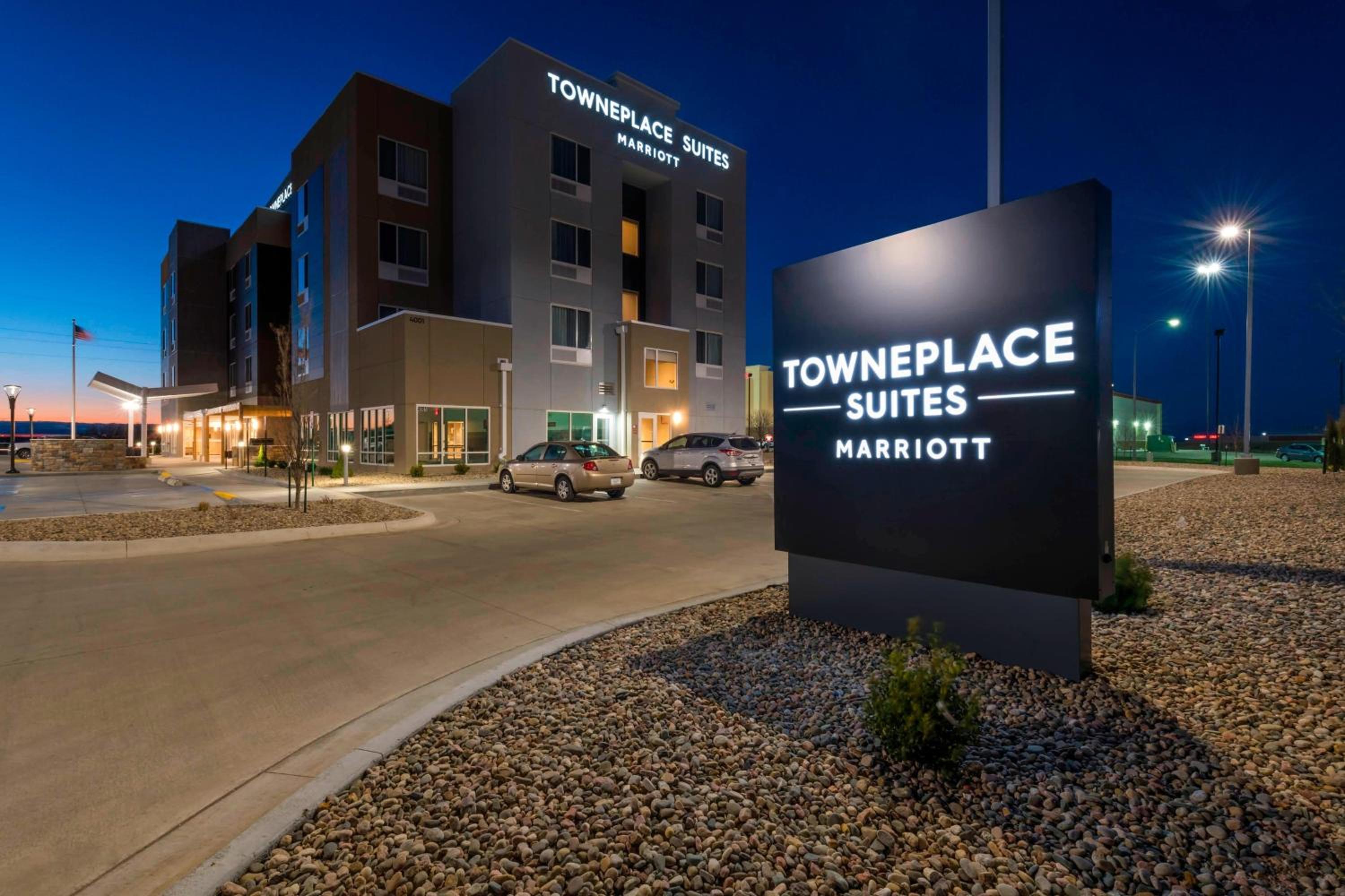 Hays Vacations - Towneplace Suites By Marriott Hays - Property Image 4